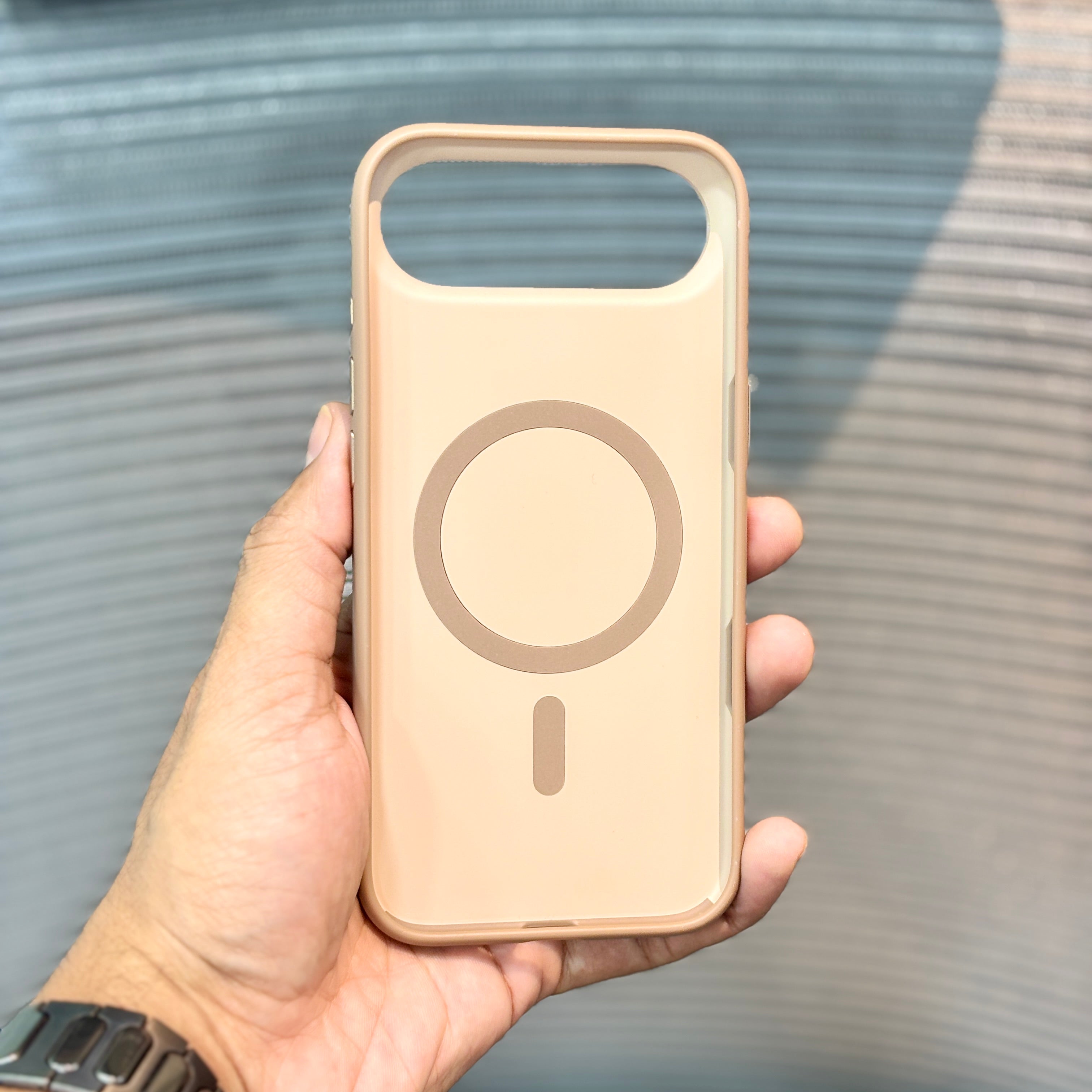 Protective Apple iPhone Back Cover - MatteShield MagSafe iPhone 16 Pro Case - Style 4