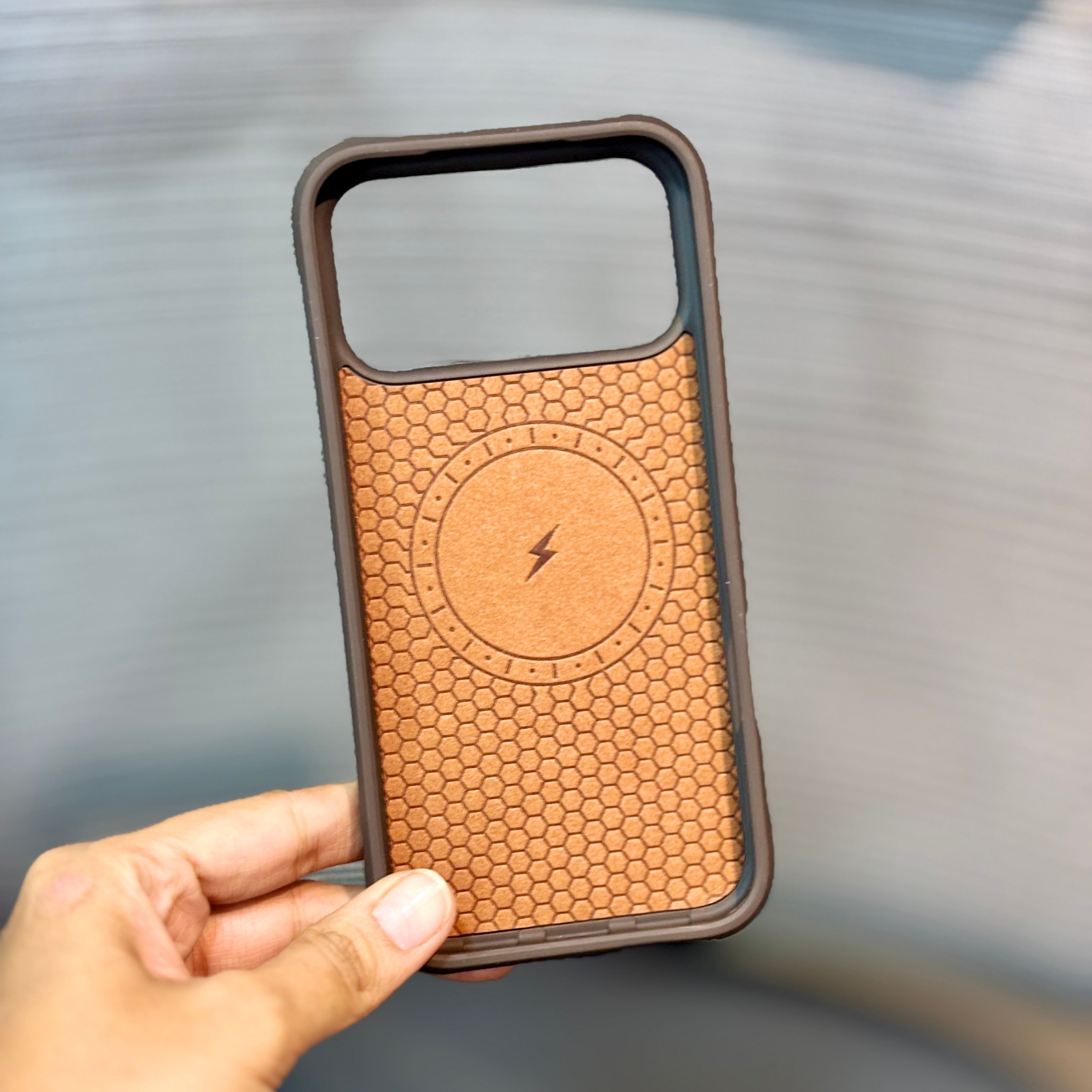 Protective Apple iPhone Back Cover - TitanShade Carbon MagSafe iPhone 16 Series Case - Style 6