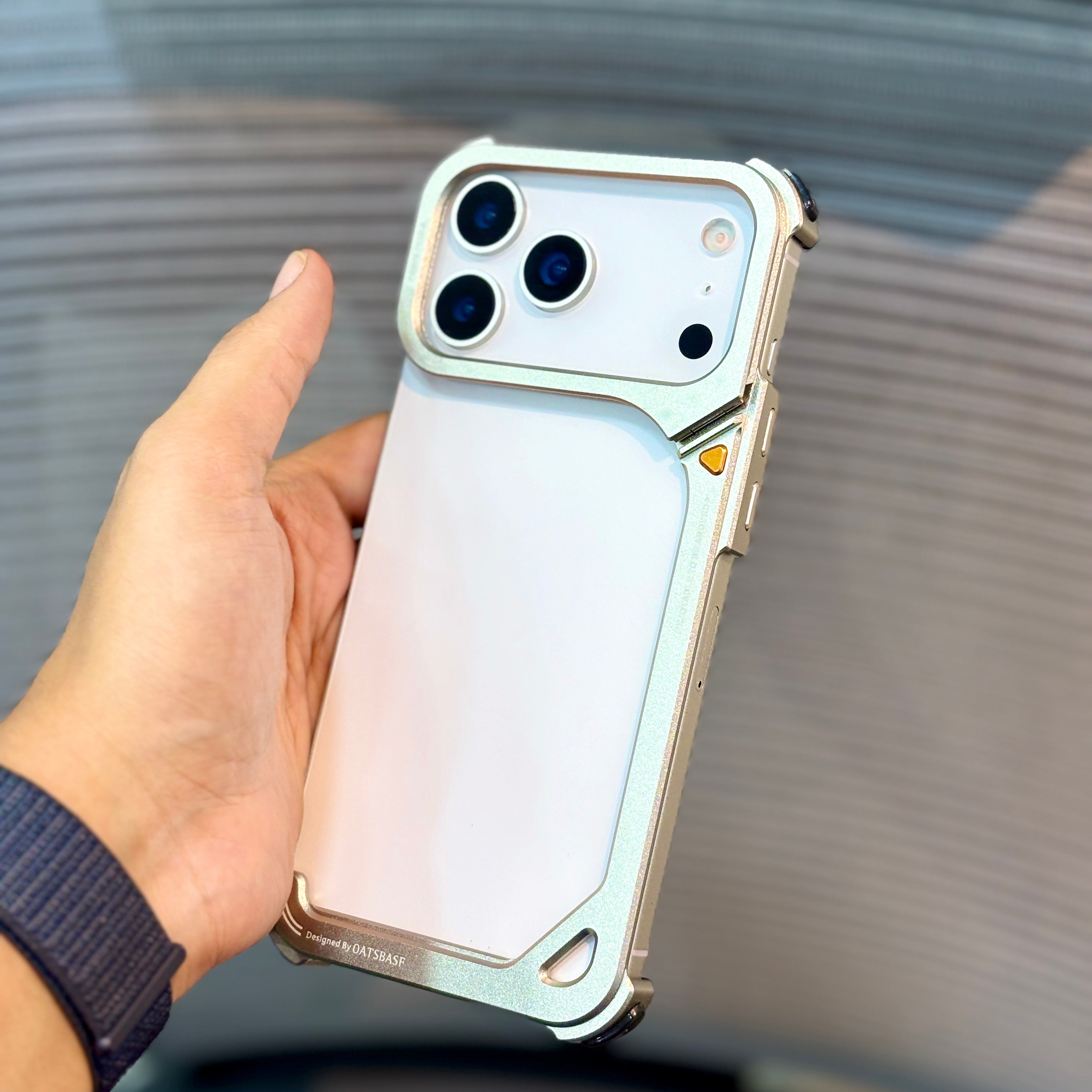 Protective Apple iPhone Back Cover - ShowCase Metal Bumper Stand iPhone 17 Pro Case - Style 3
