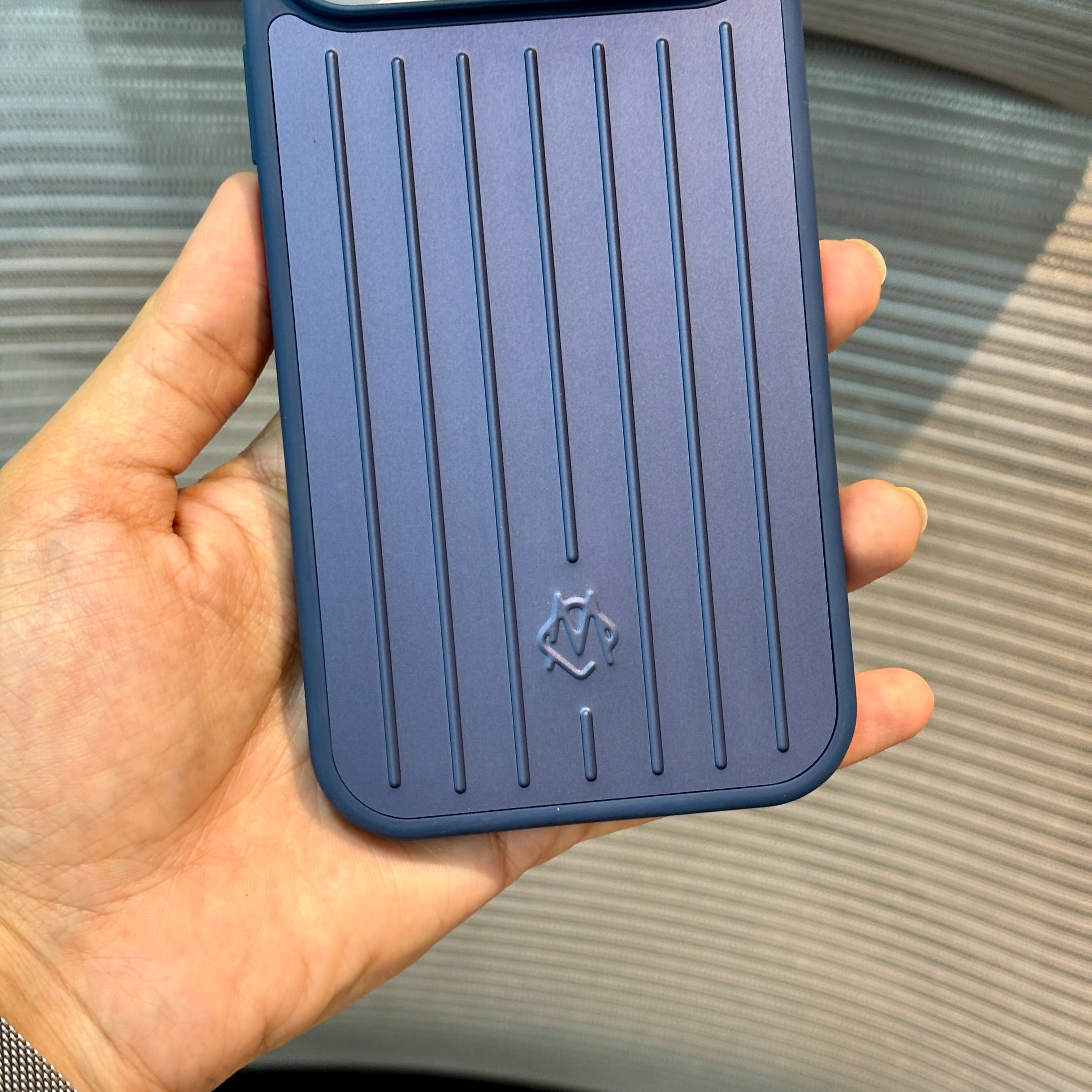 Protective Apple iPhone Back Cover - GrooveShield Aluminium iPhone 17 Pro Case - Style 3