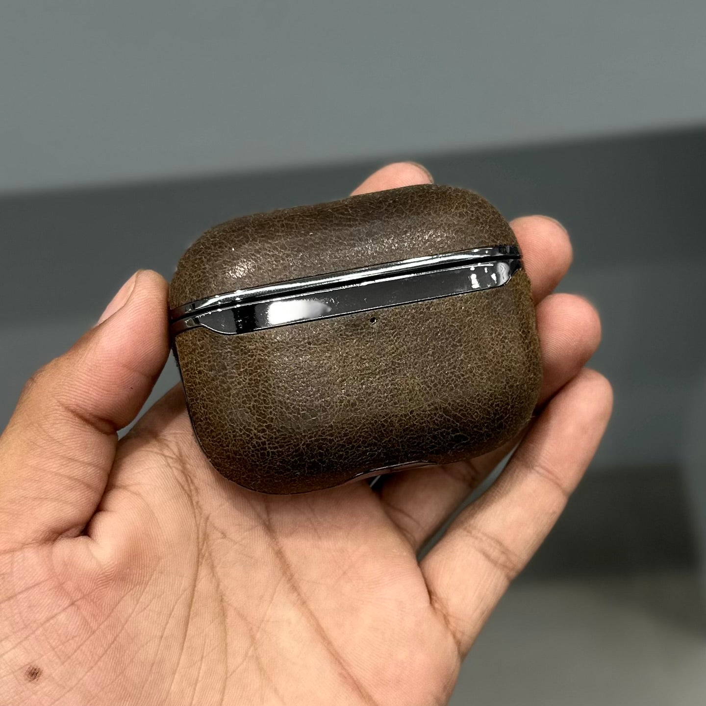 ONE GIF AIRPODS CASE - DARK BROWN ( No. 3437 )