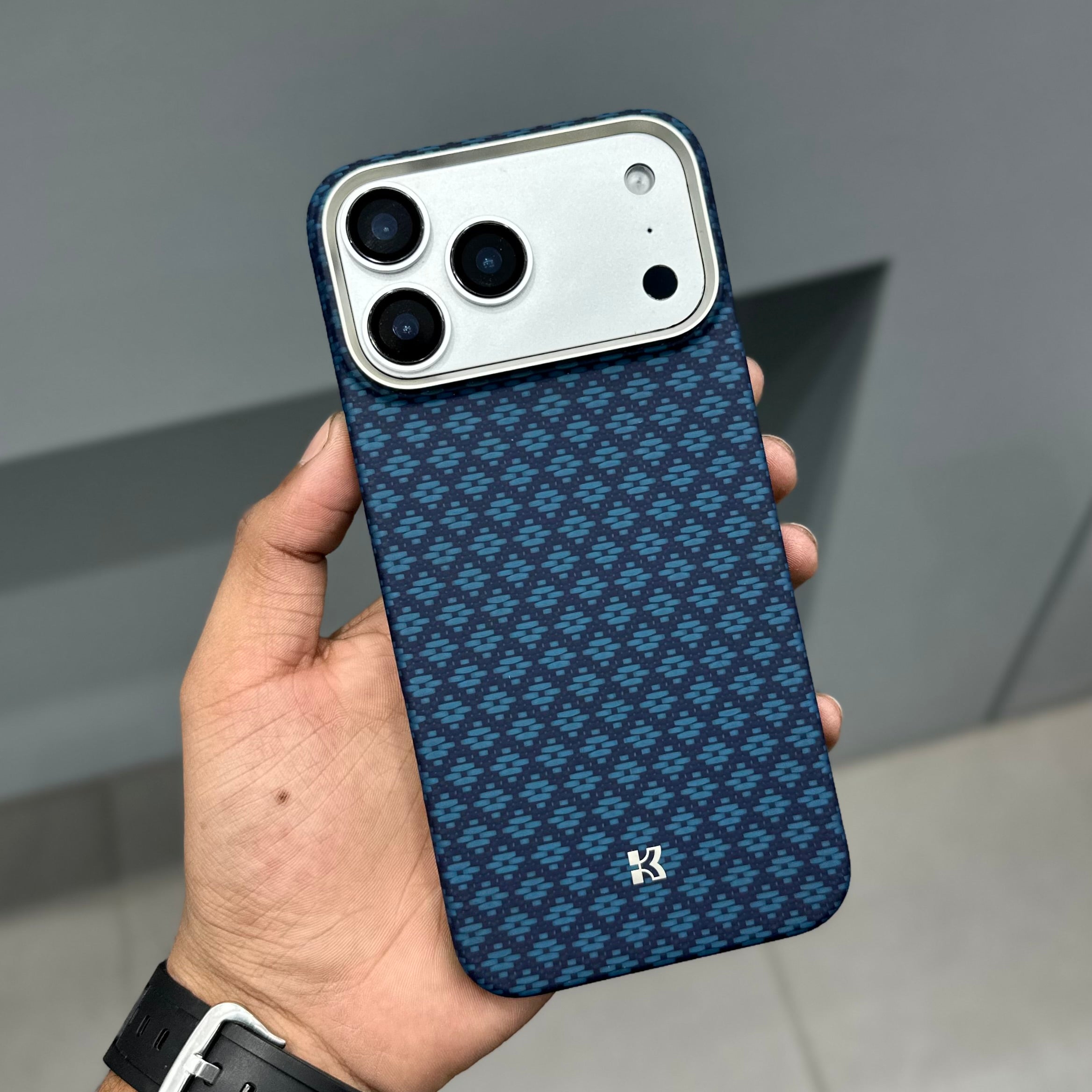 BENKS ARMOR GRID REAL CARBON CASE MAGSAFE - BLUE ( No. 2833 )