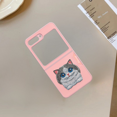 Cute Embroidered Cat Flip 5 Phone Case – Protective & Stylish Design