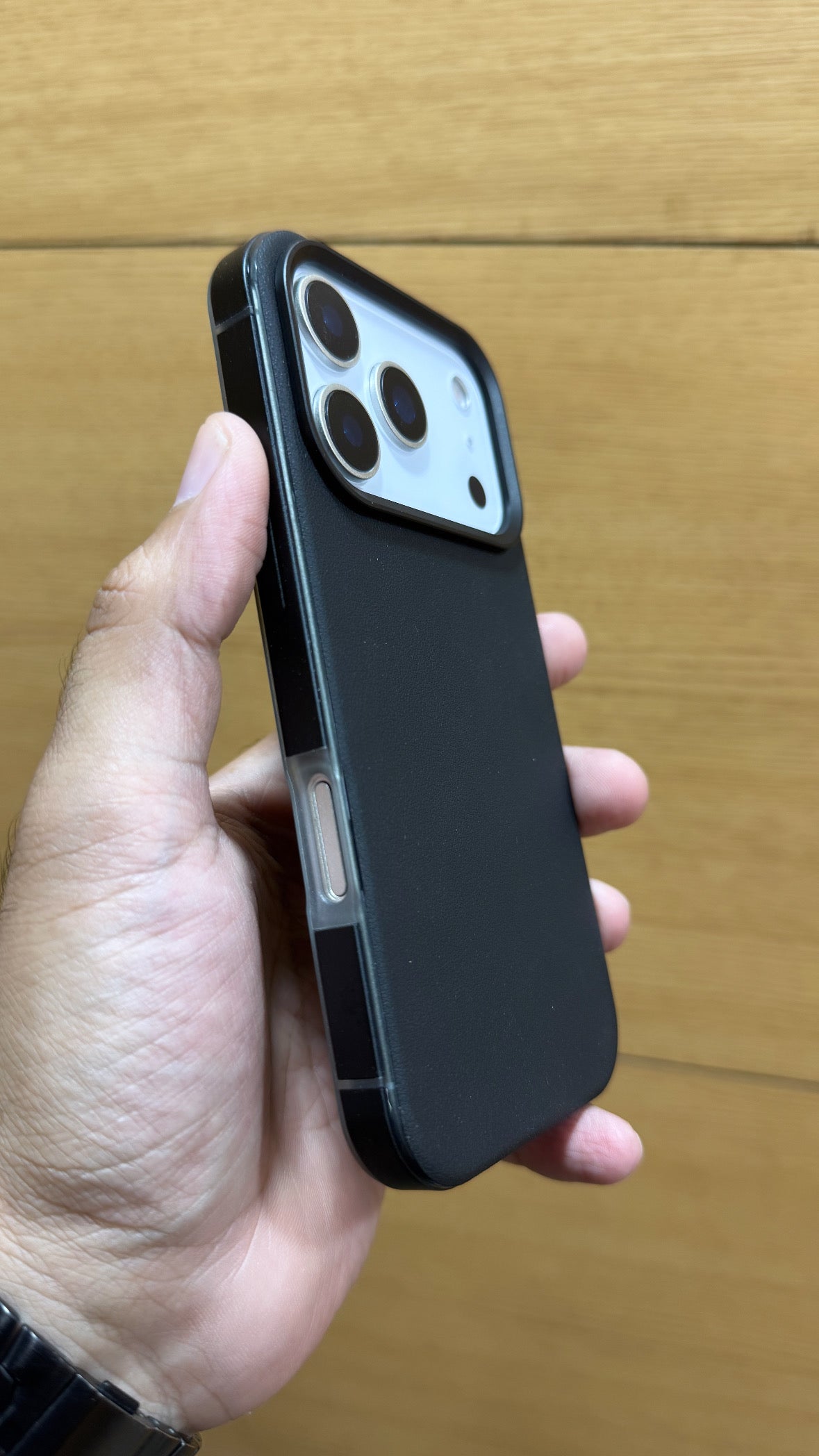 PU Leather Finish Metal Alloy Bumper Case for iPhone 17 Pro (BLACK)