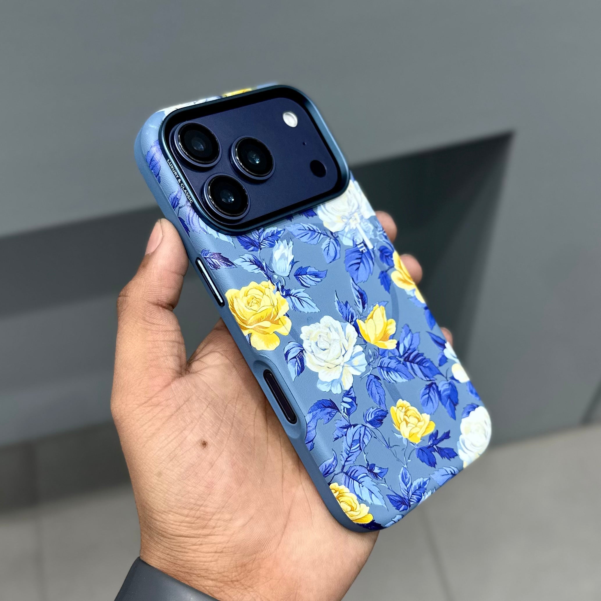 ONEGIF FLORAL EMPRESS EDITION MAGSAFE CASE - BLUE 2.0 ( No. 2691 ) Mobile Case by CoverMeUp - Style 3