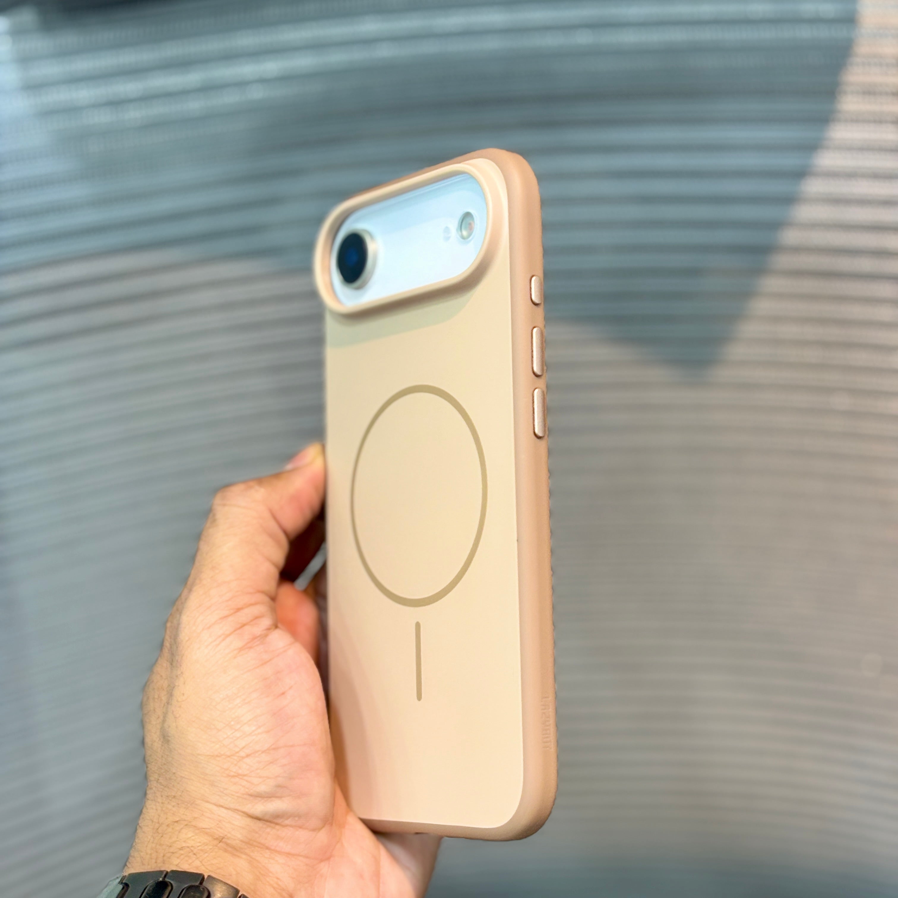 Protective Apple iPhone Back Cover - MatteShield MagSafe iPhone 16 Pro Case - Style 3