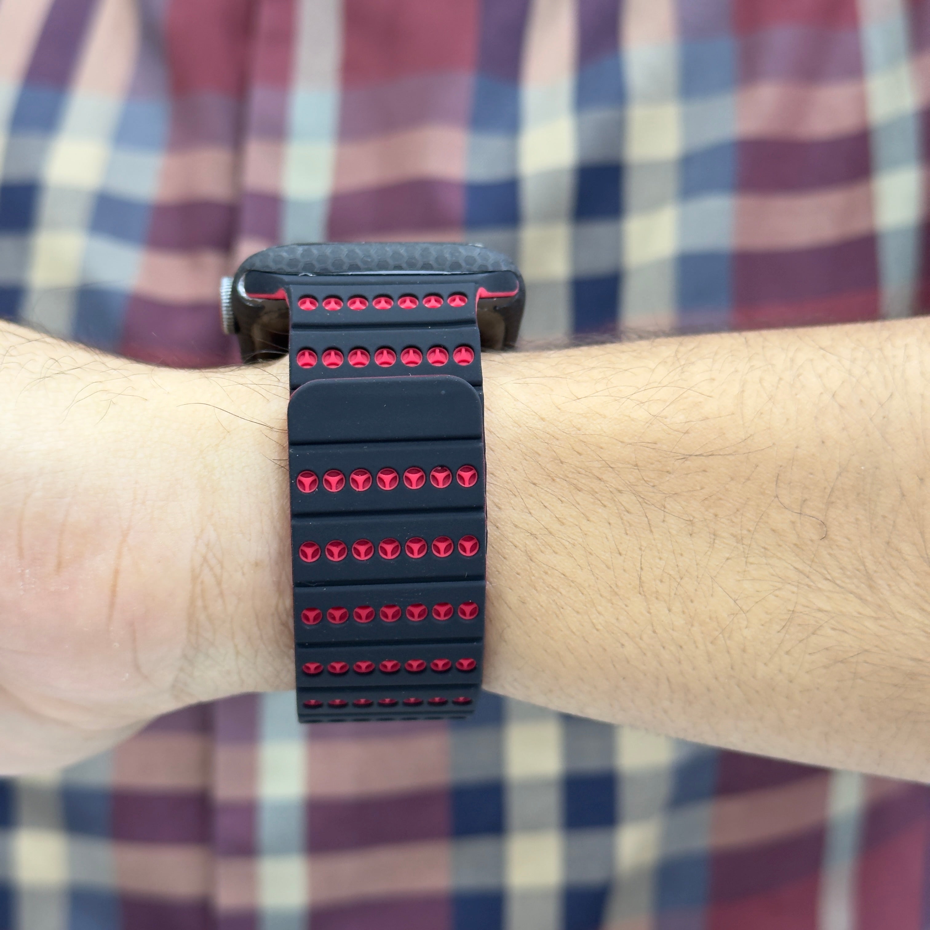 HydroLoop Magnetic Apple Watch Band