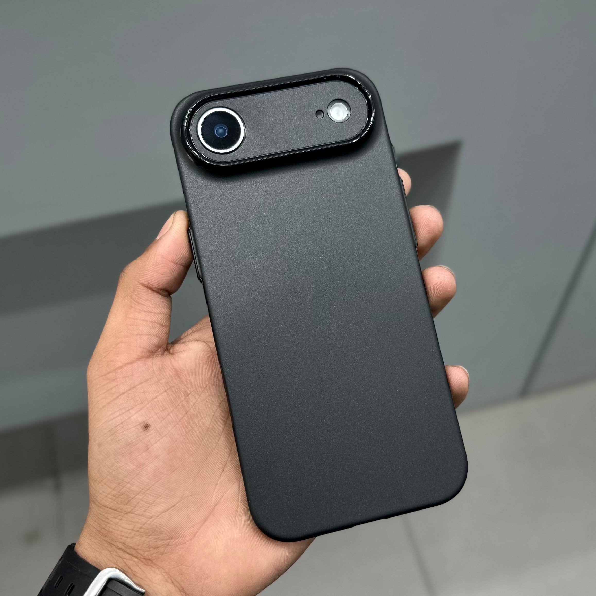 NOVO IP GUARD ULTRA THIN CASE - BLACK ( No. 2778 )