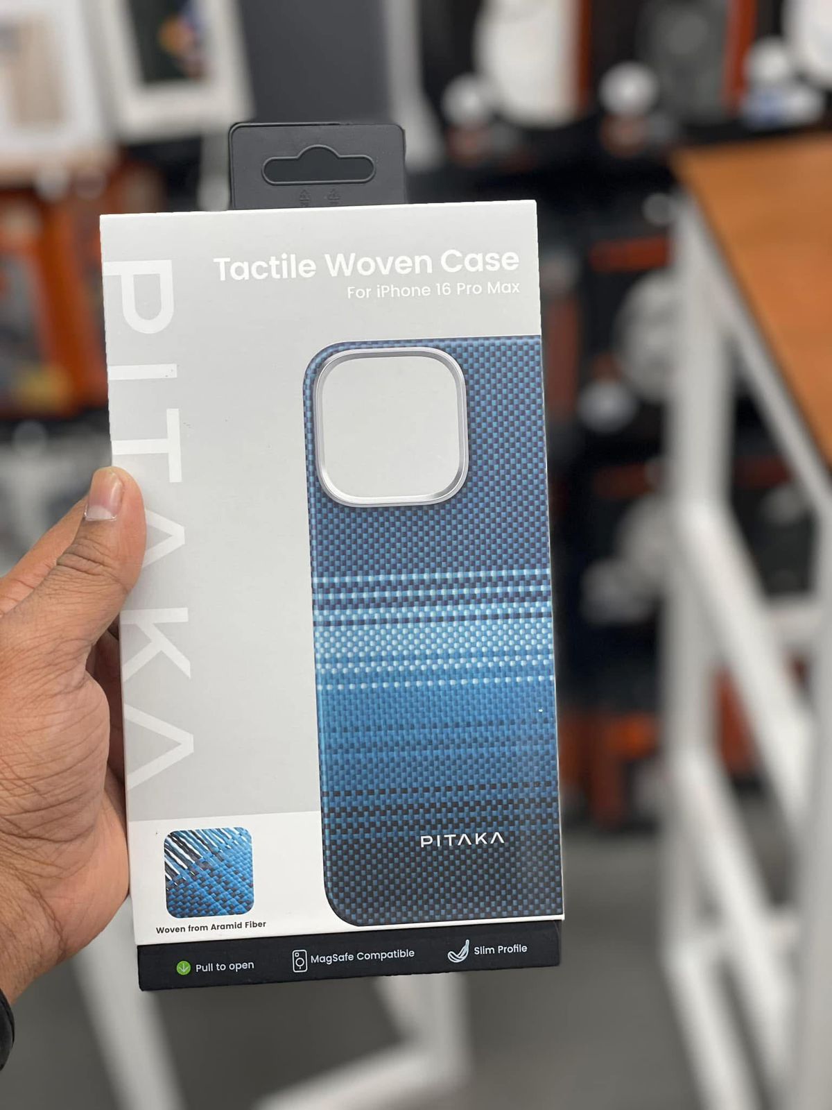 Original pitaka ultra slim carbon fibre case