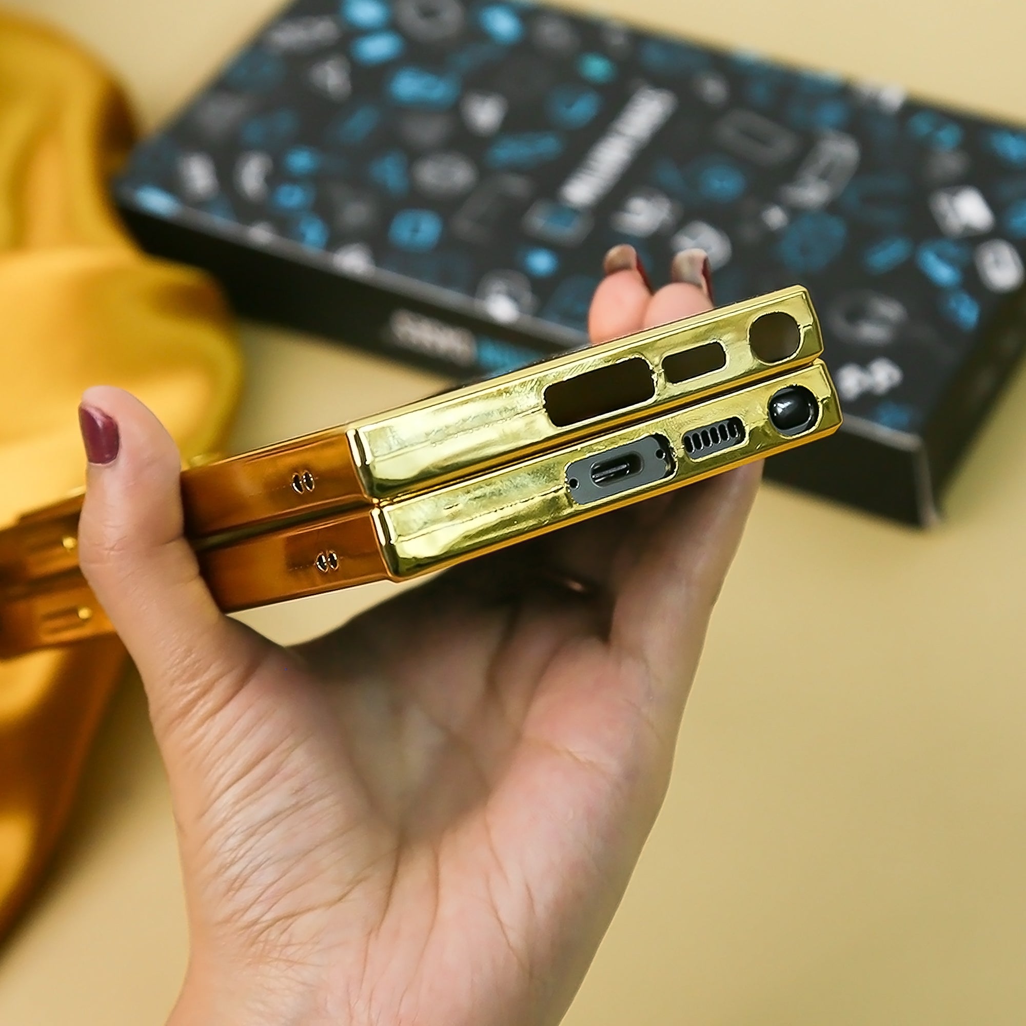 Galaxy S26 Series Crafted Gold Luxurious Camera Protective Case Mobile Case by CoverMeUp - Style 5