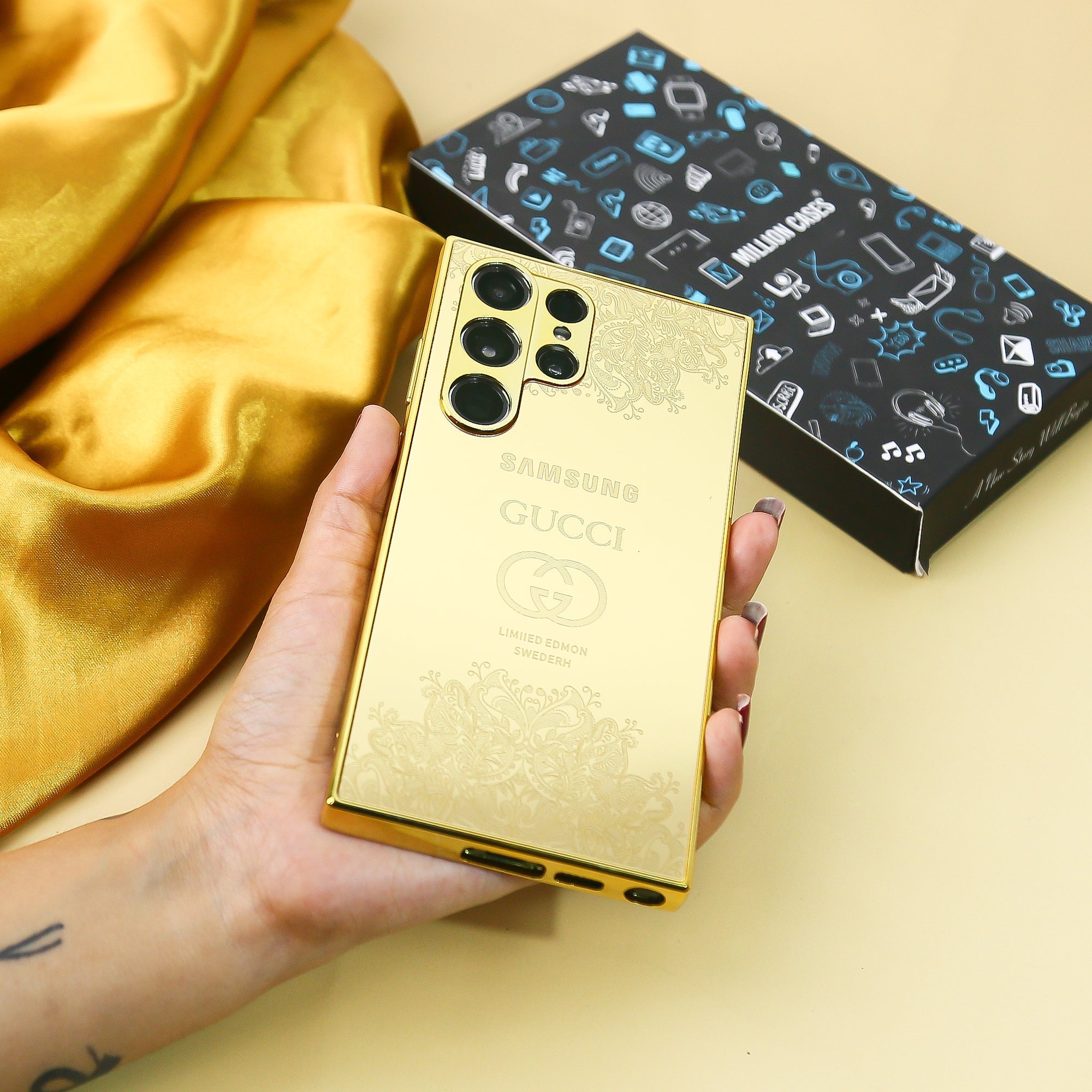 Galaxy S26 Series Crafted Gold Luxurious Camera Protective Case Mobile Case by CoverMeUp - Style 4