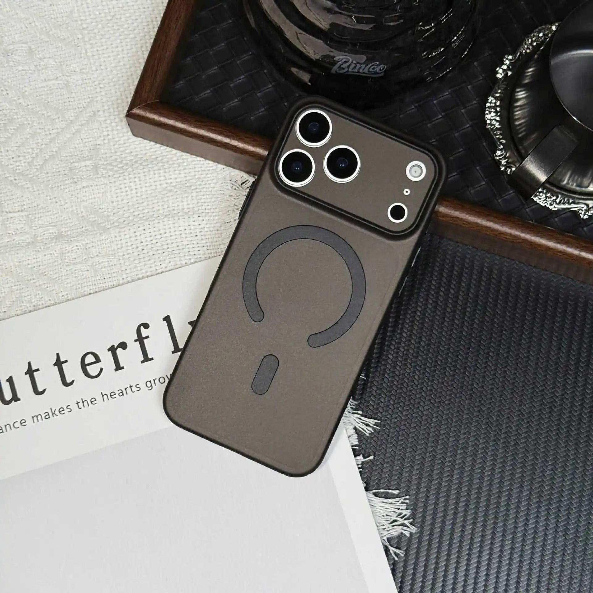Zero Bulk Paper Back Magsafe Case