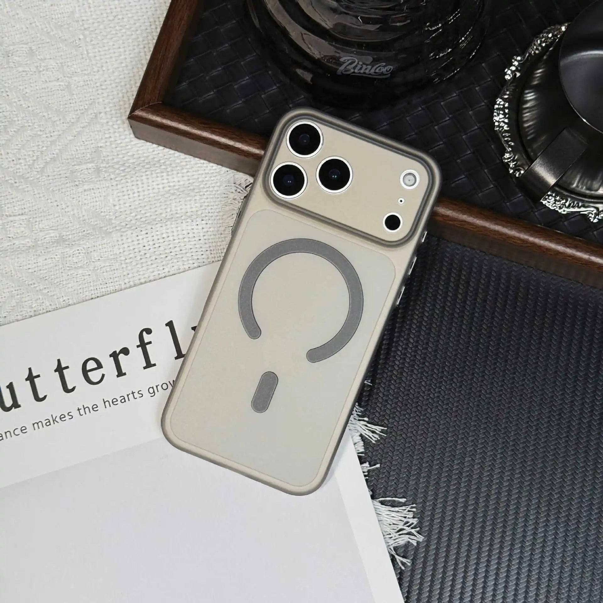 Zero Bulk Paper Back Magsafe Case