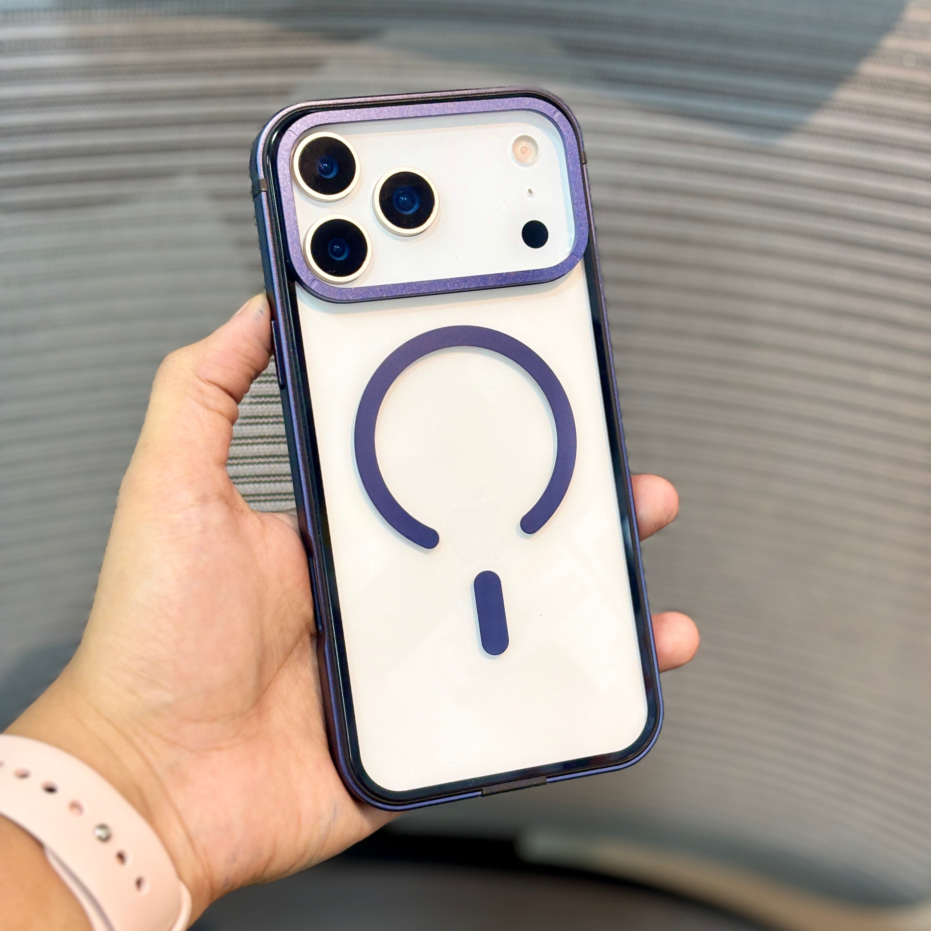 LumiFrame MagSafe iPhone 17 Pro Max Case