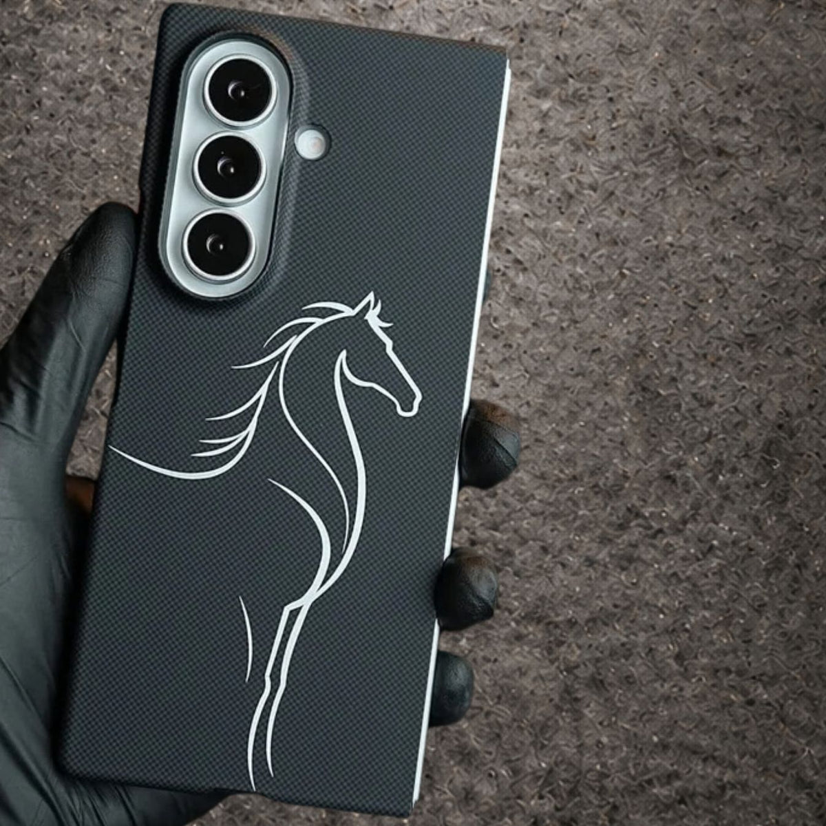 Luxo Carbon Texture Horse Design Slim Magsafe Case