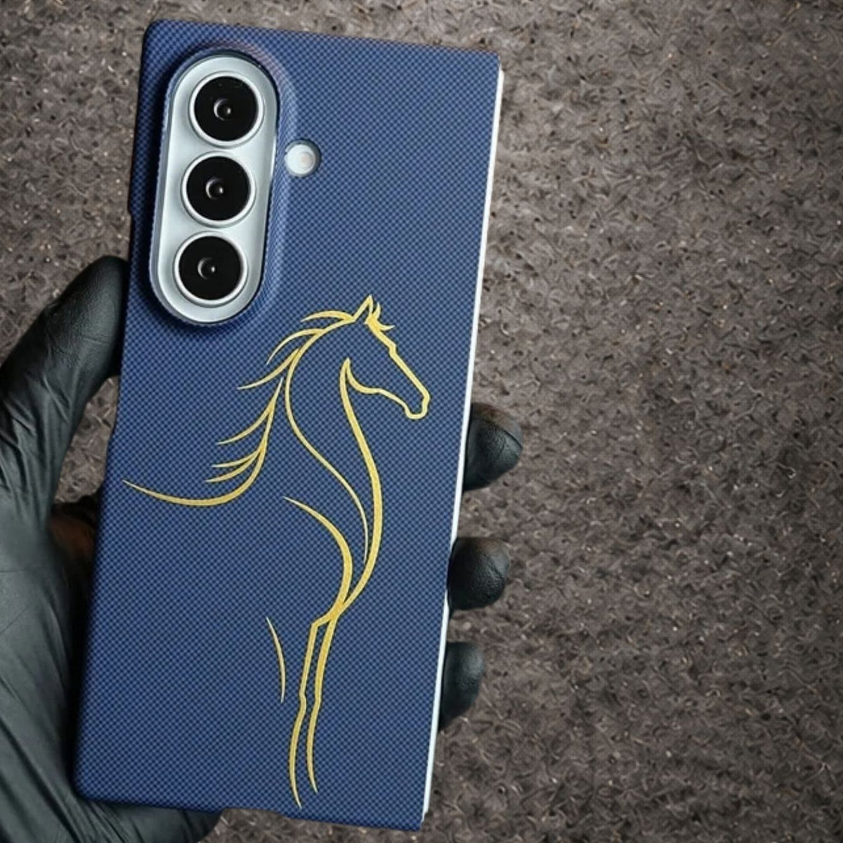 Luxo Carbon Texture Horse Design Slim Magsafe Case