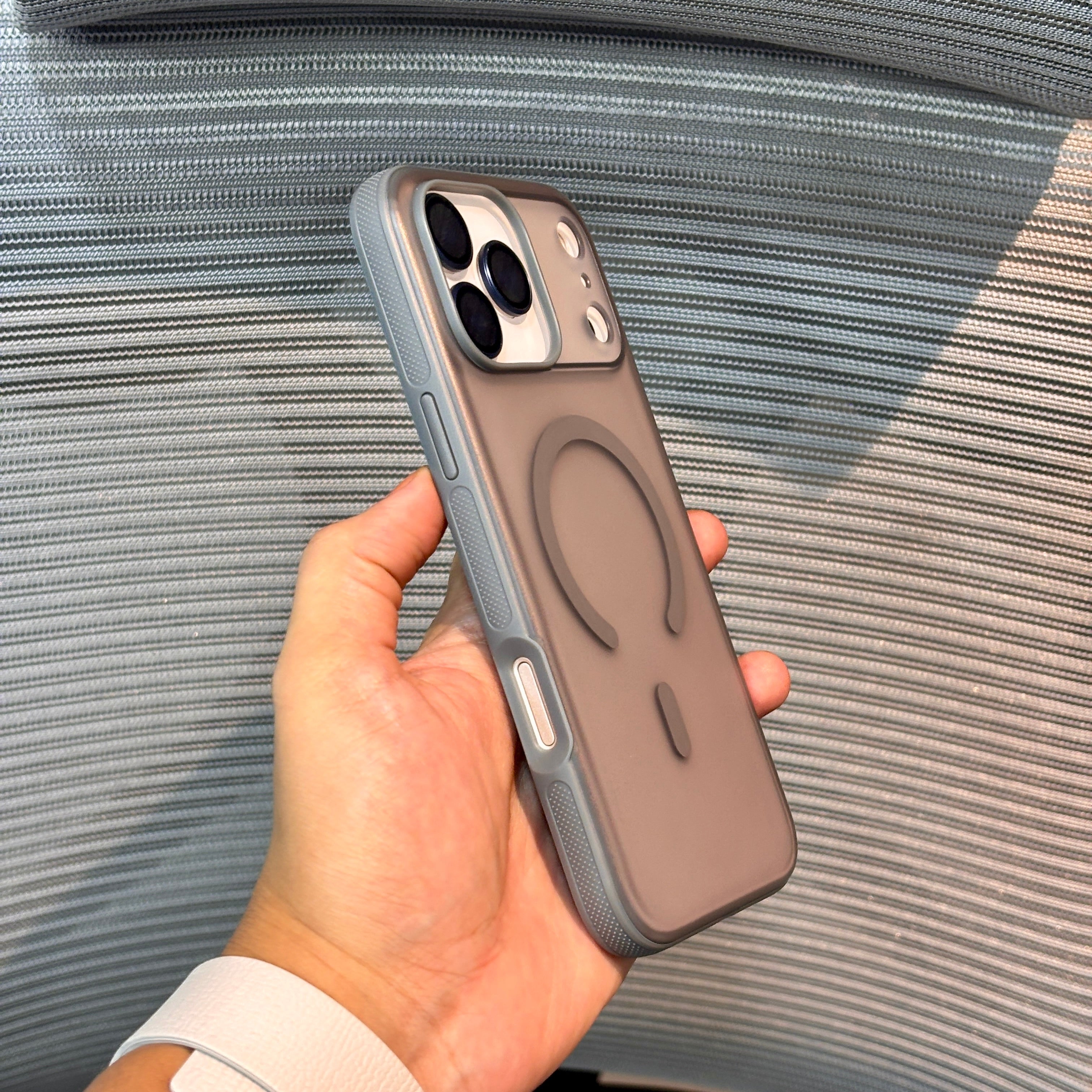 ArmorGrip MagSafe Matte iPhone 17 Pro Max Case