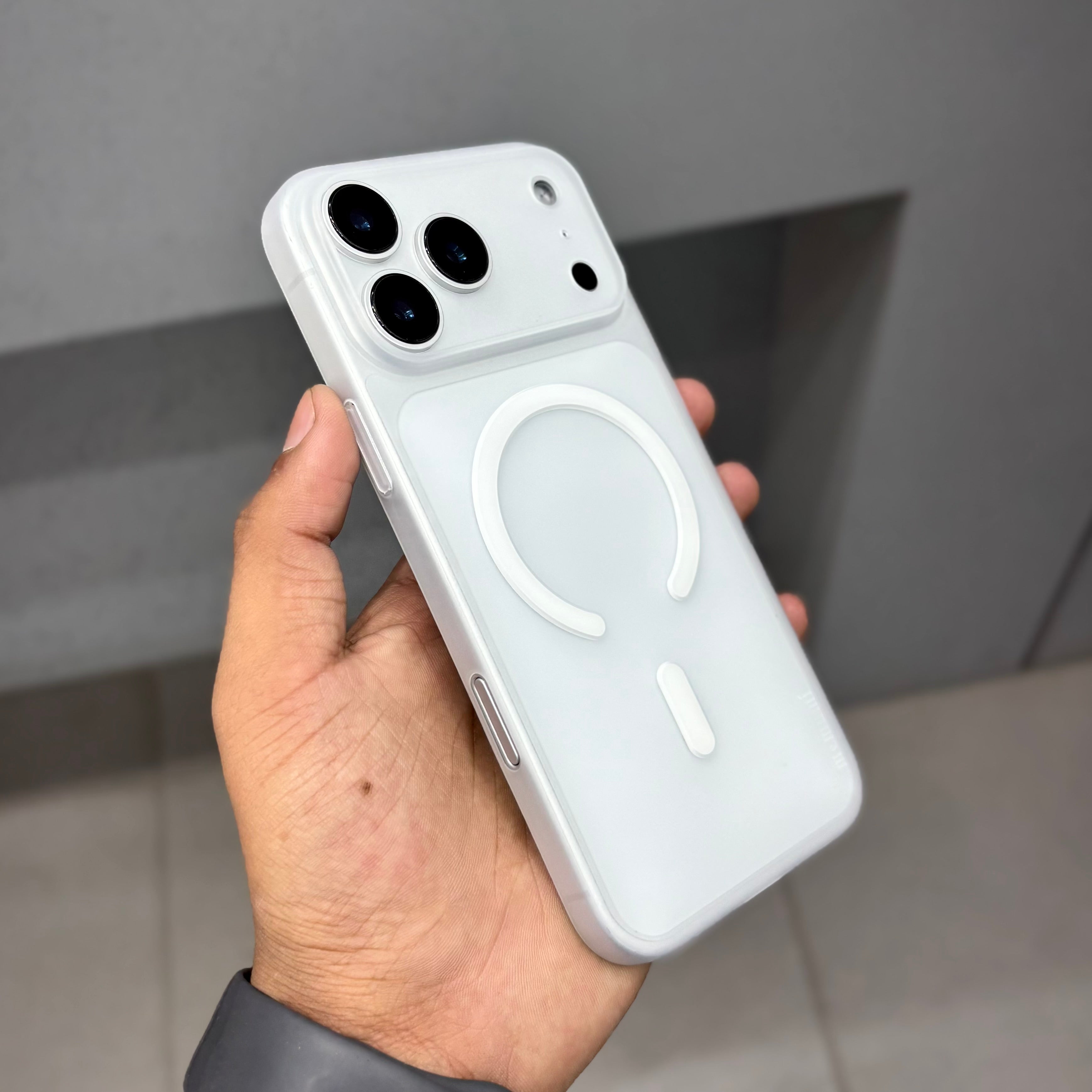 MEMUMI ULTRA THIN MAGSAFE CASE - WHITE ( No. 2511 )