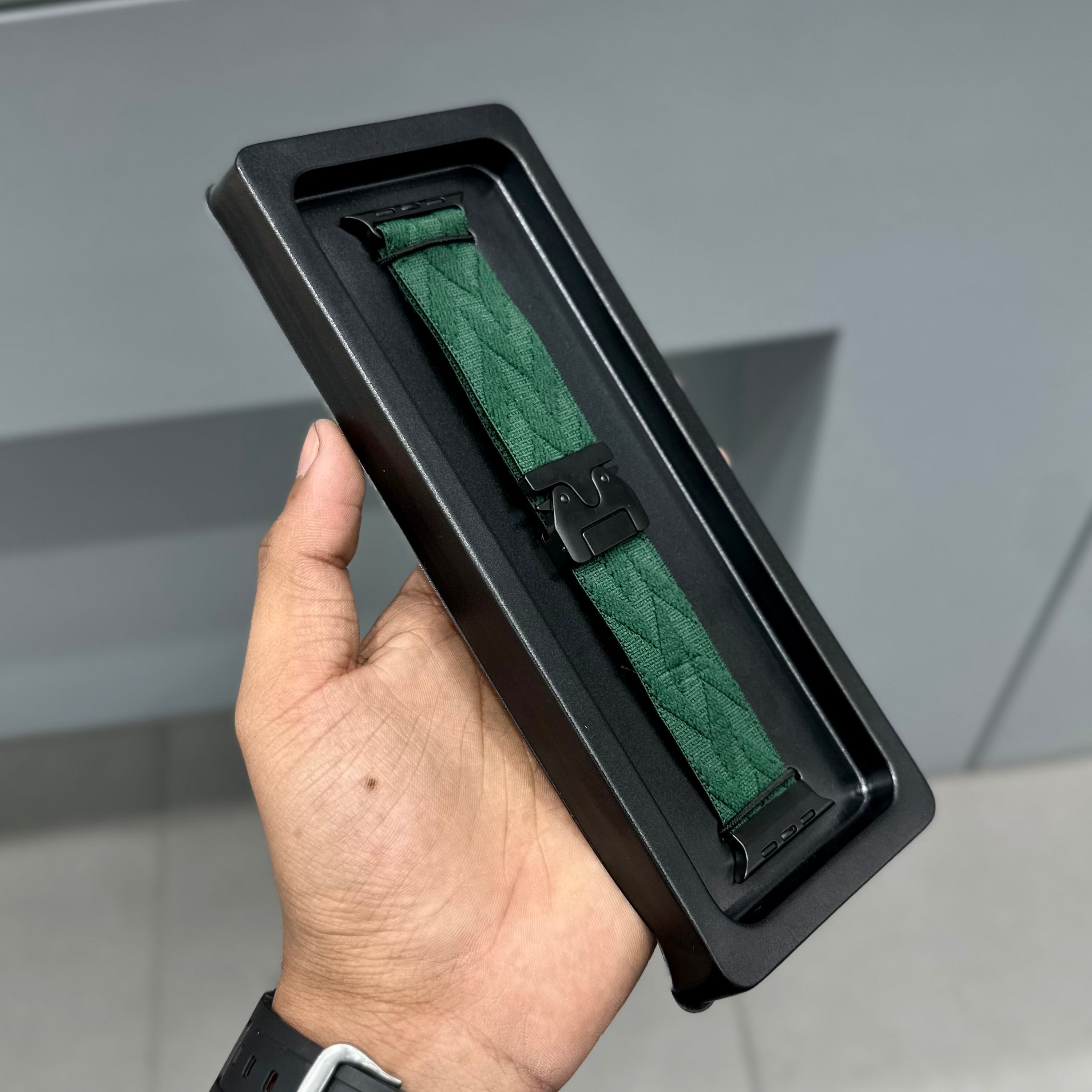 TRAIL PRO LOCK STRAP - GREEN ( No. 2845 ) Mobile Case by CoverMeUp - Style 2