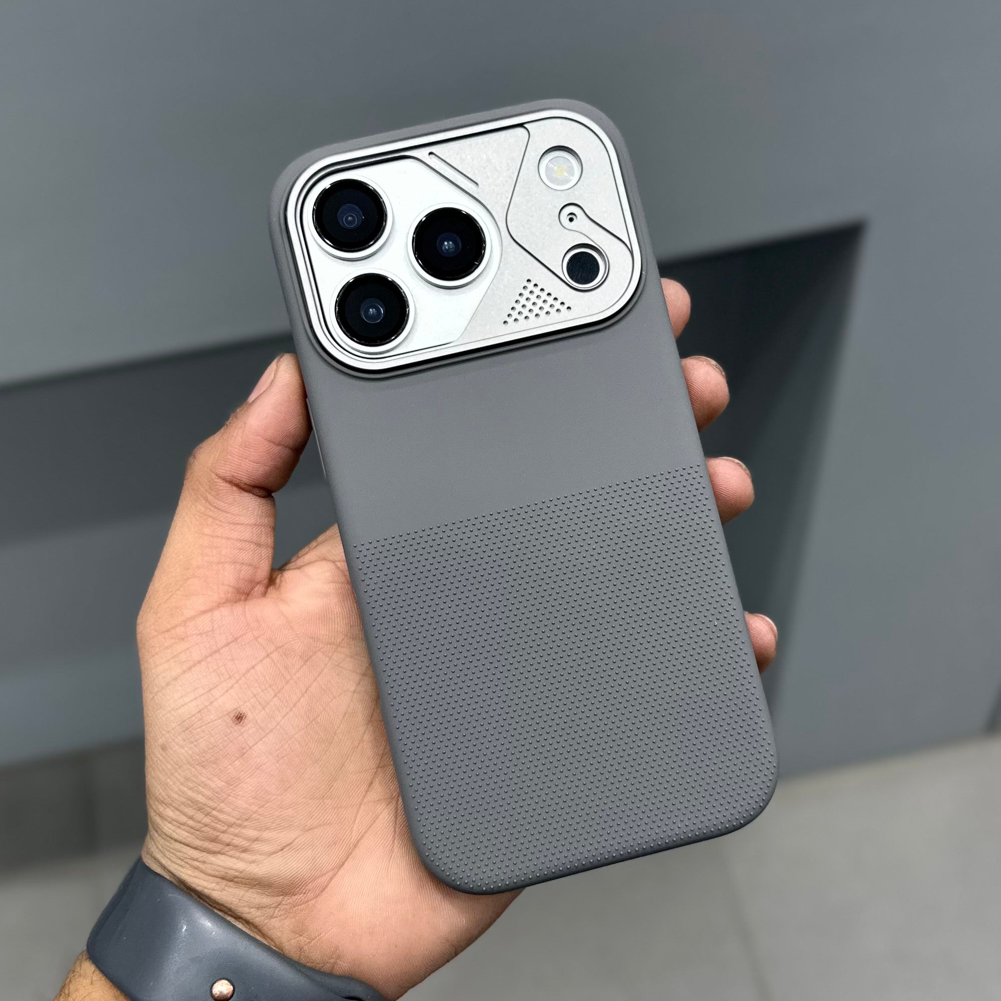 CMAQ IRON EDGE MAGSAFE CASE - GREY ( No. 3001 )