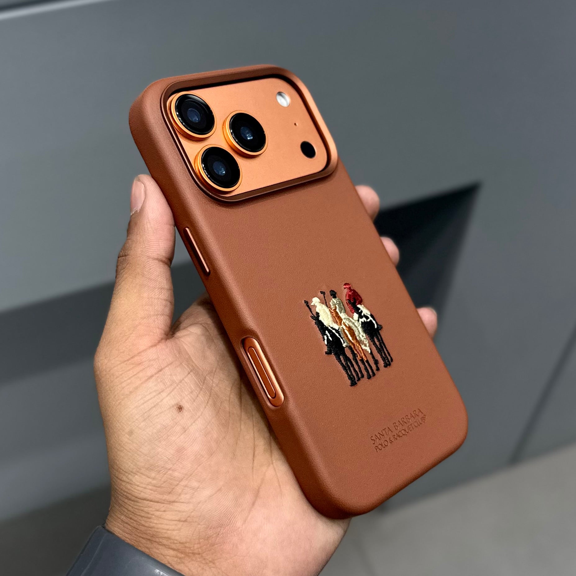 SANTA BARBARA JUSTIN CASE WITH MAGSAFE- BROWN ( No. 2240 )