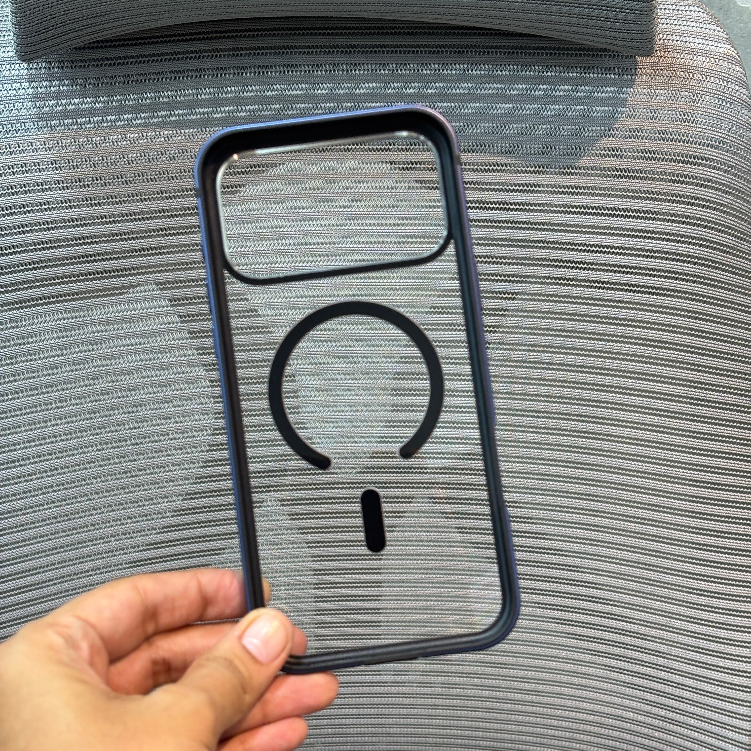 LumiFrame MagSafe iPhone 17 Pro Max Case