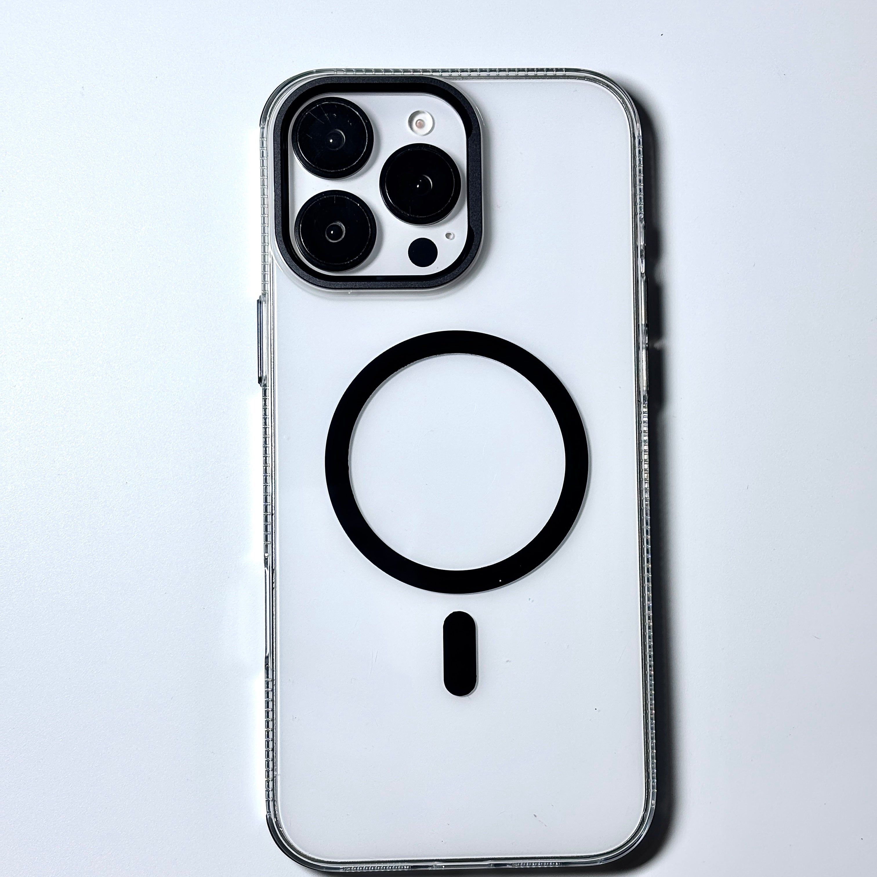 Protective Apple iPhone Back Cover - Transparent MagSafe iPhone Case - Style 2