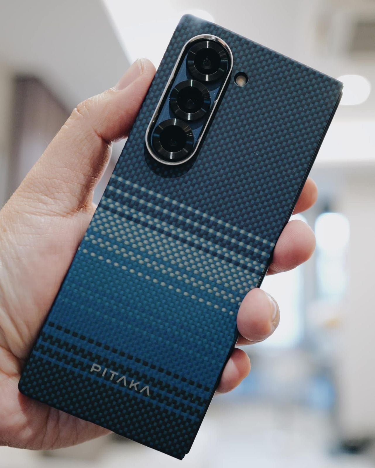 Original pitaka ultra slim carbon fibre case