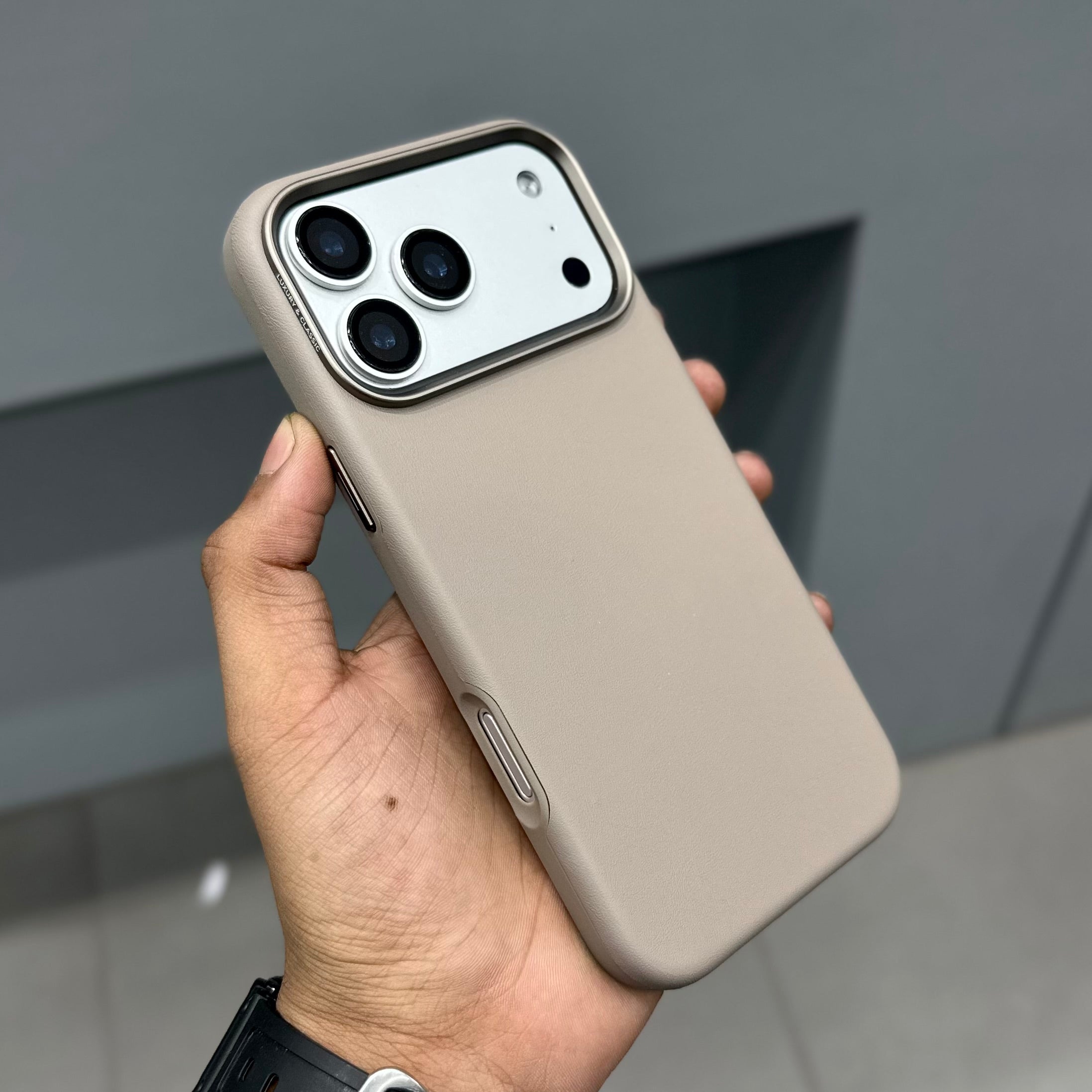 ICON CLASSIC LEATHER MAGSAFE CASE - DESERT BROWN ( No. 2868 )