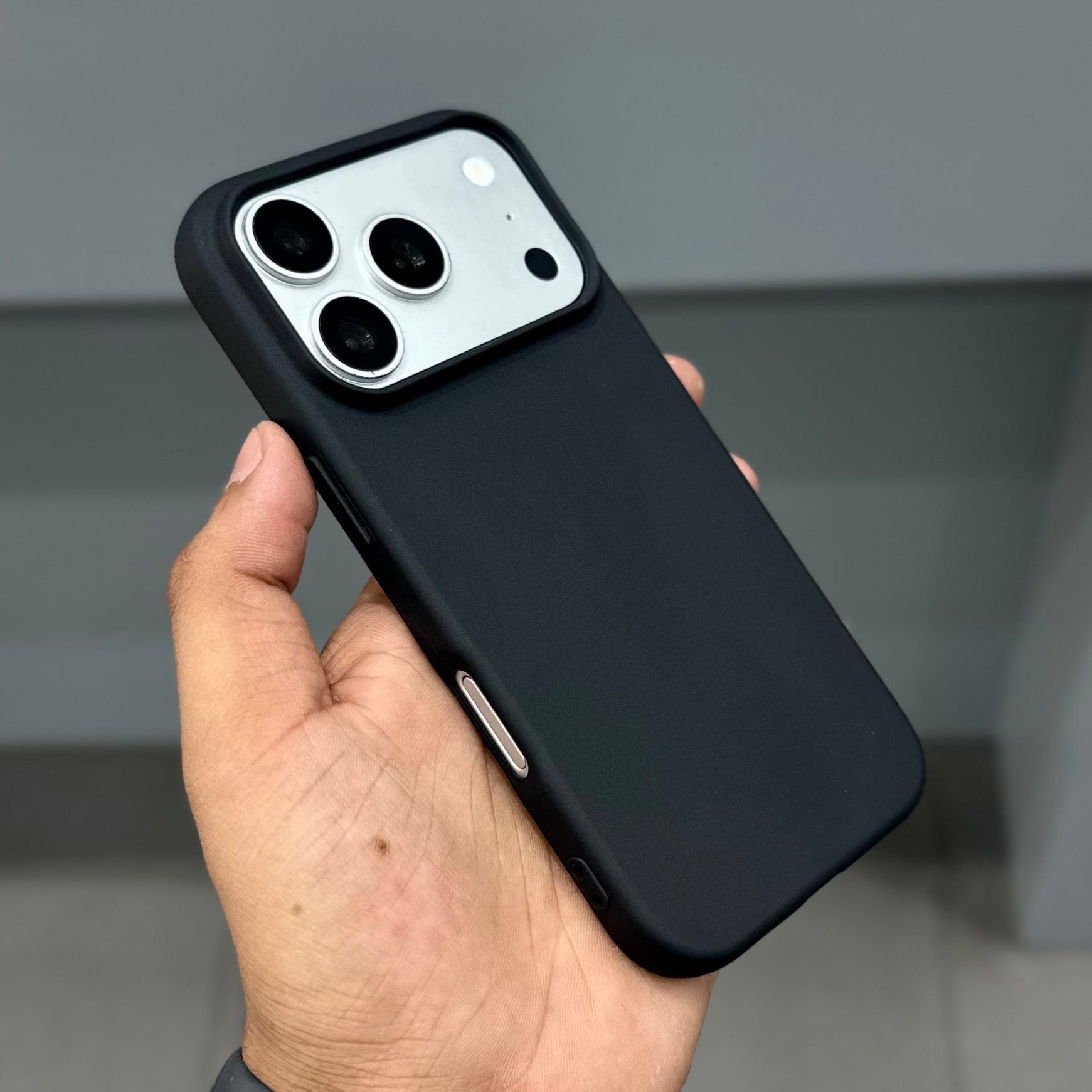 DREAMS PHANTOM BLACK CASE ( No. 3737 )