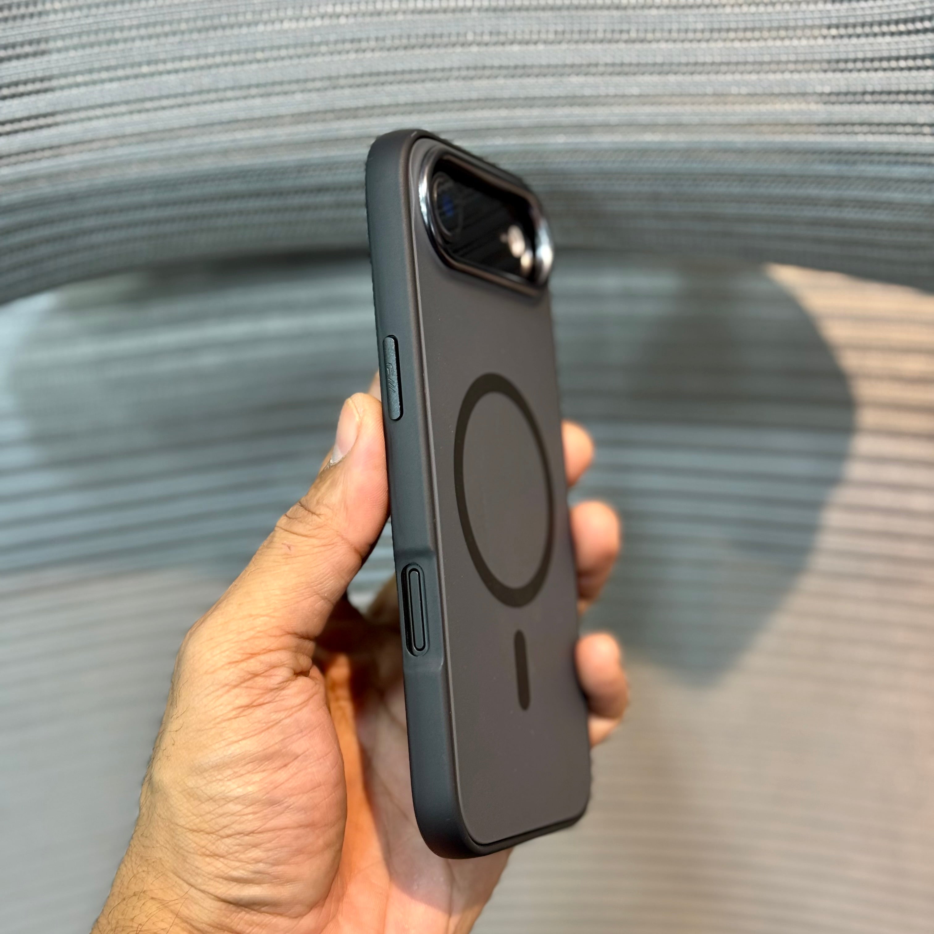 Protective Apple iPhone Back Cover - FurLuxe MagSafe iPhone 16 Pro Case - Style 4