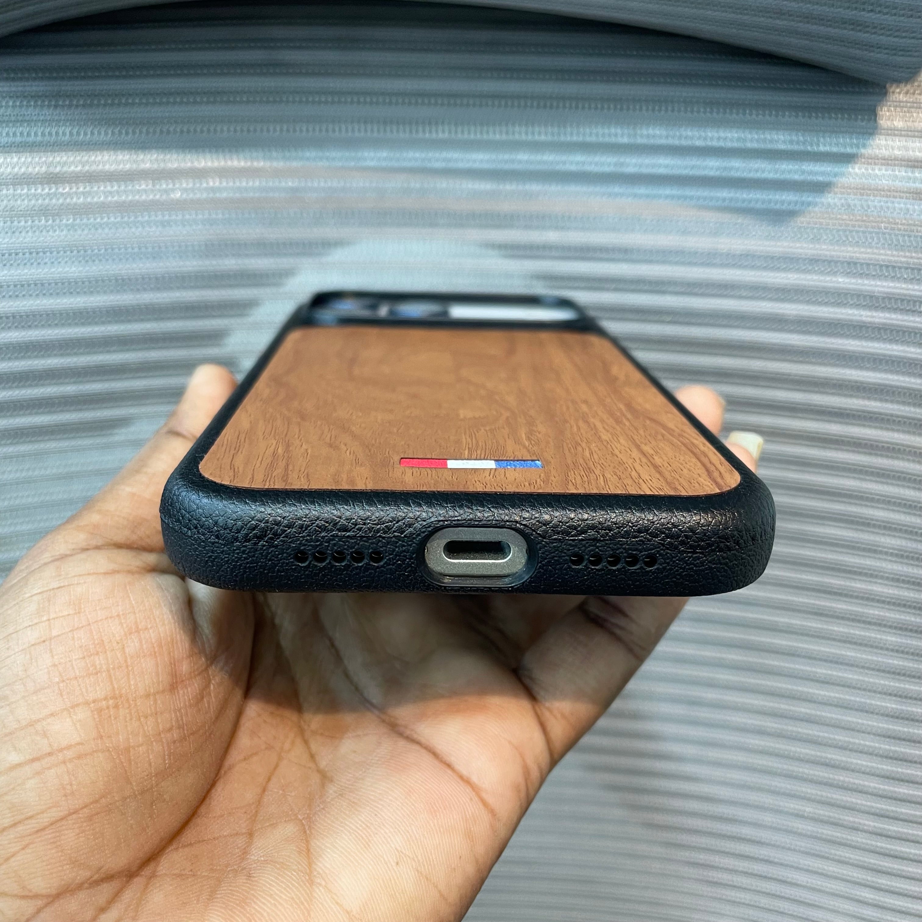 DualTone With WoodÉlite iPhone 17 Pro Max Case