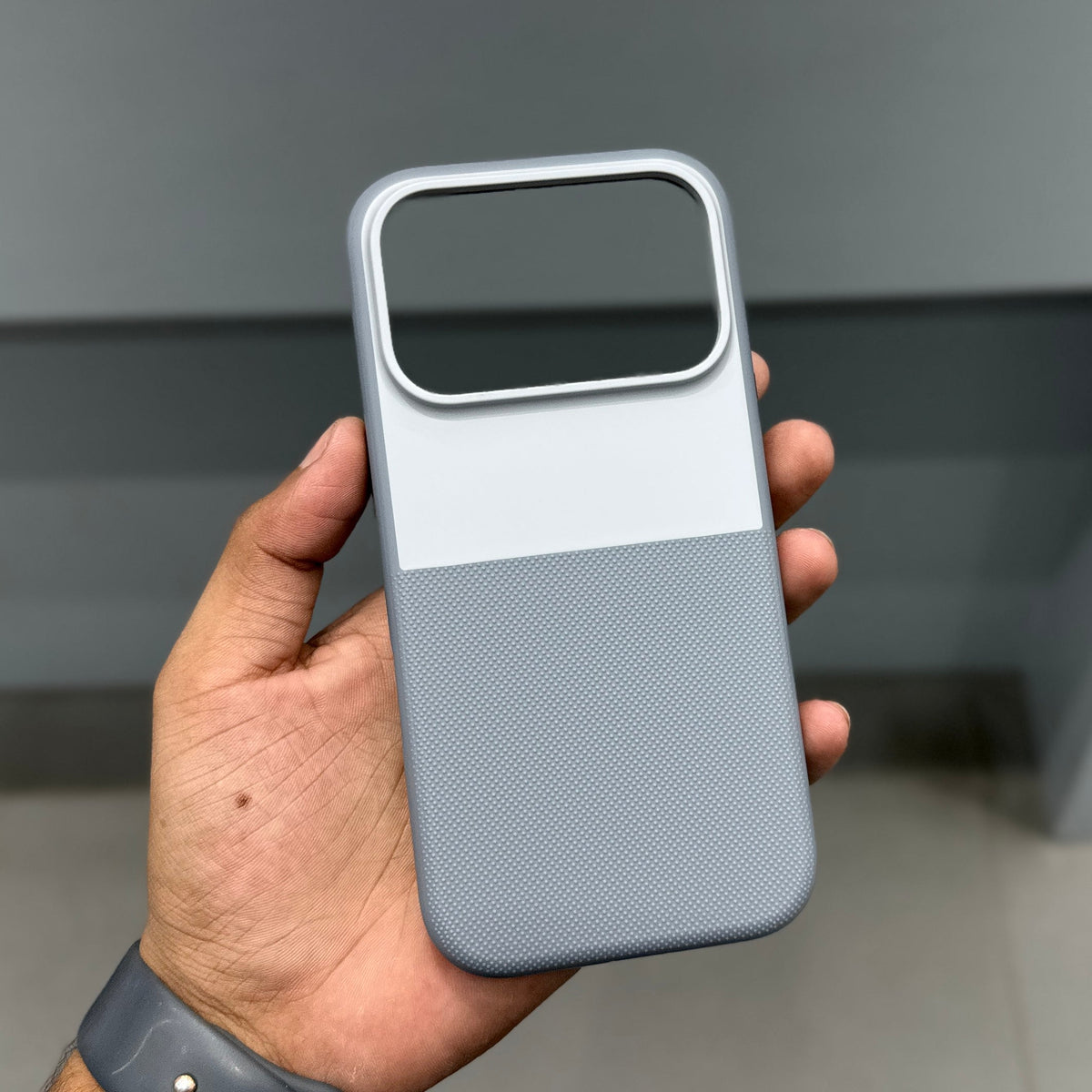 BUCK SUITI DOT CASE - GREY ( No. 4058 )