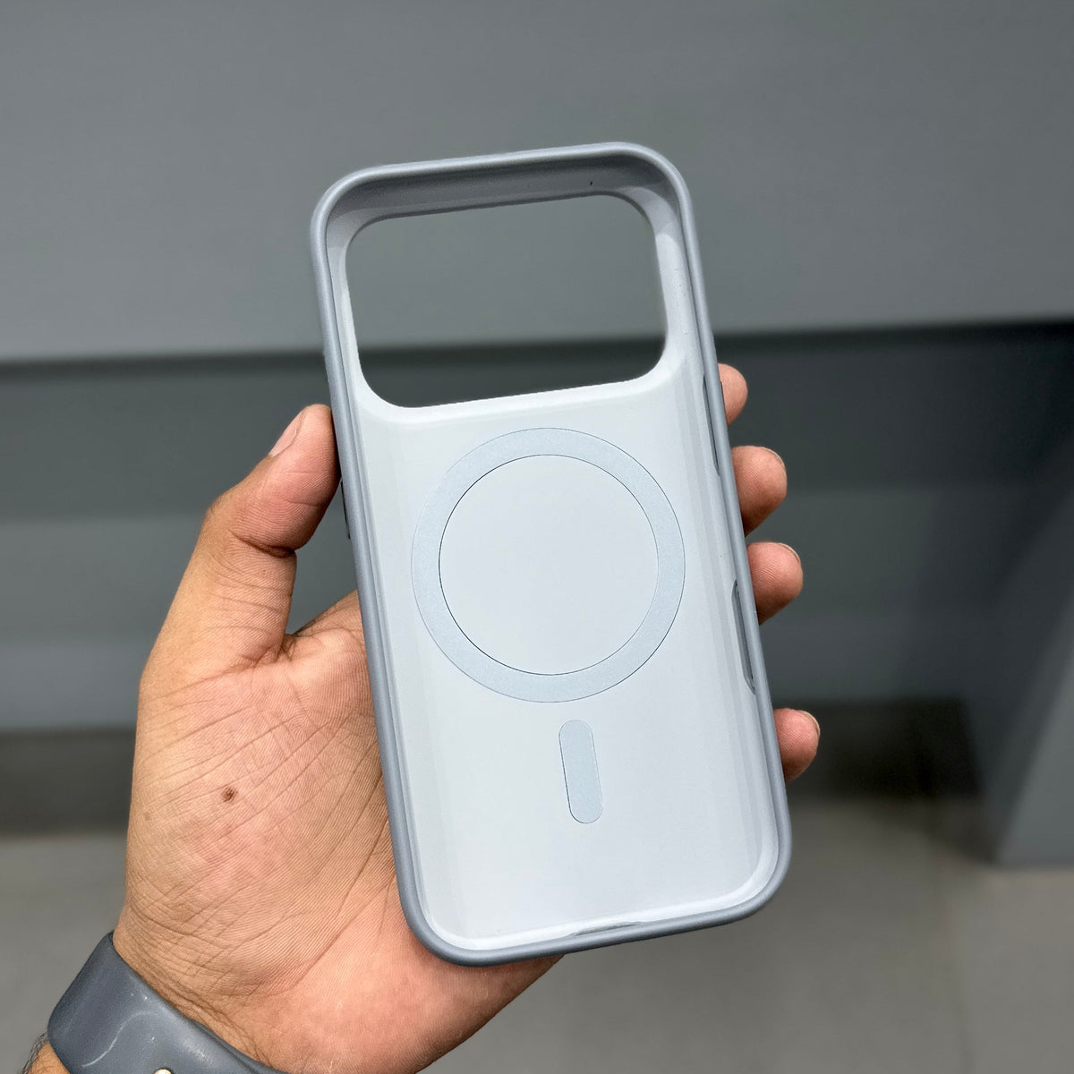 BUCK SUITI DOT CASE - GREY ( No. 4058 )