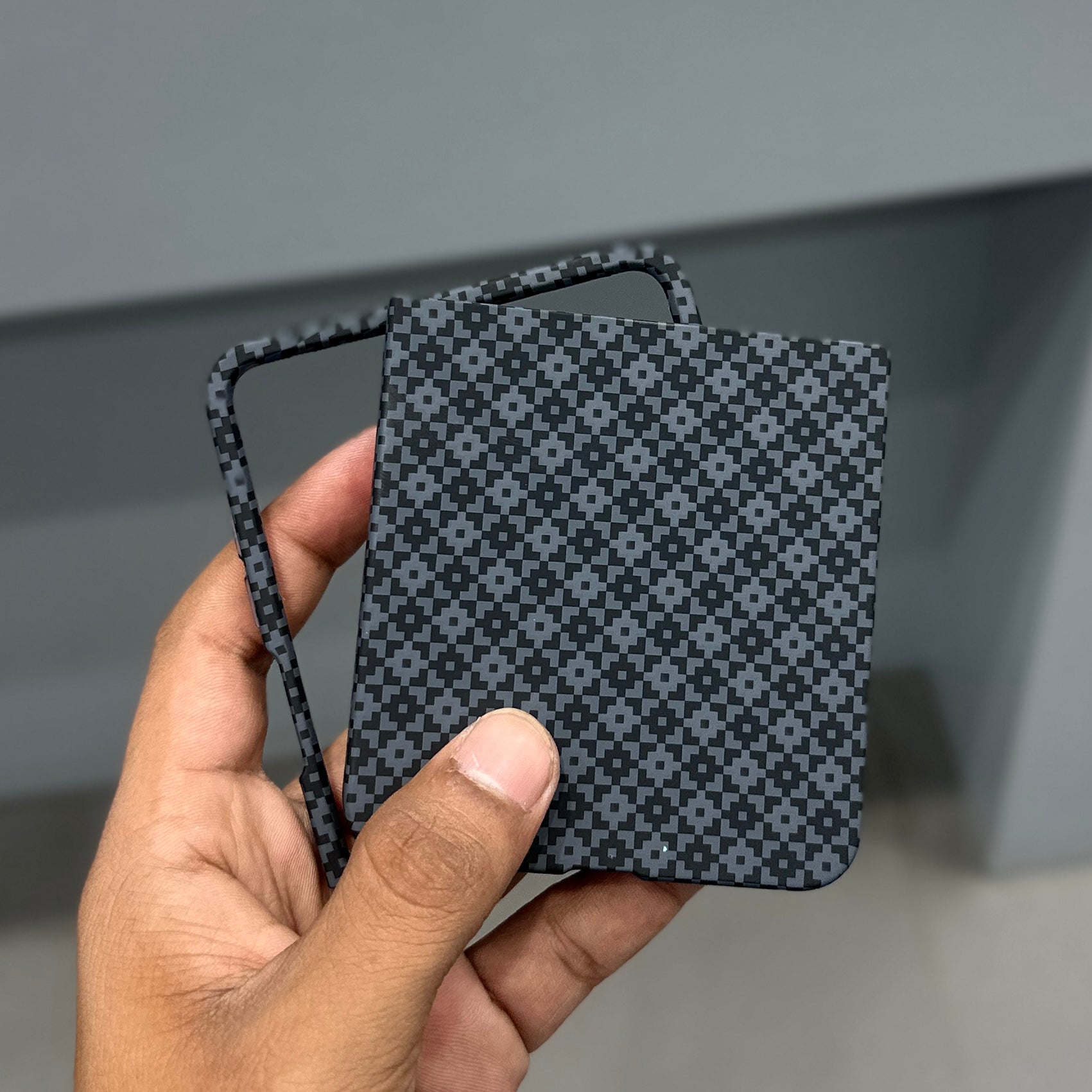 LUXO CROX BLACK MAGSAFE CASE - FOLD SERIES ( No. 3847 )
