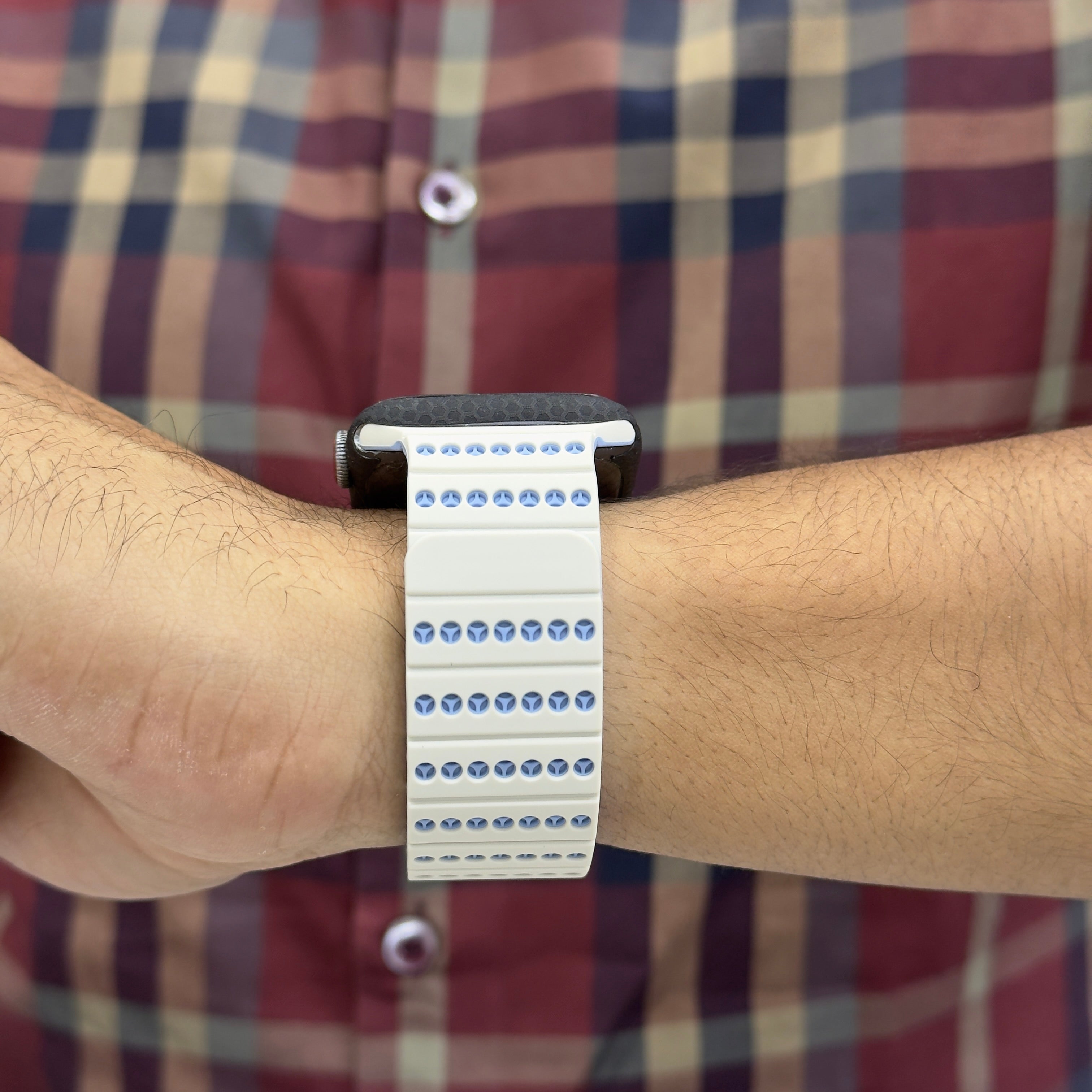 HydroLoop Magnetic Apple Watch Band