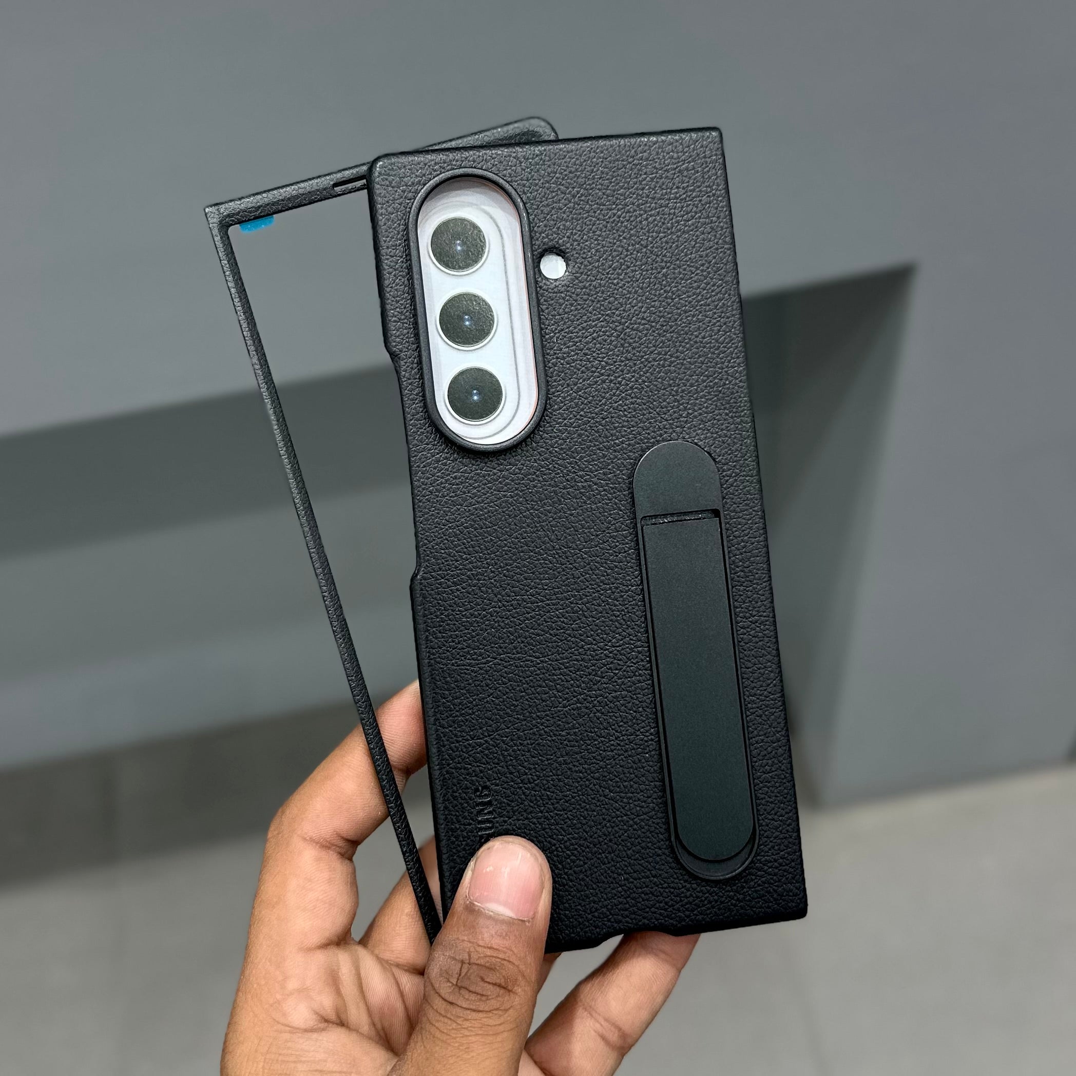 HONIK CASE WITH STAND SAM - BLACK ( No. 3358 ) Mobile Case by CoverMeUp - Style 5