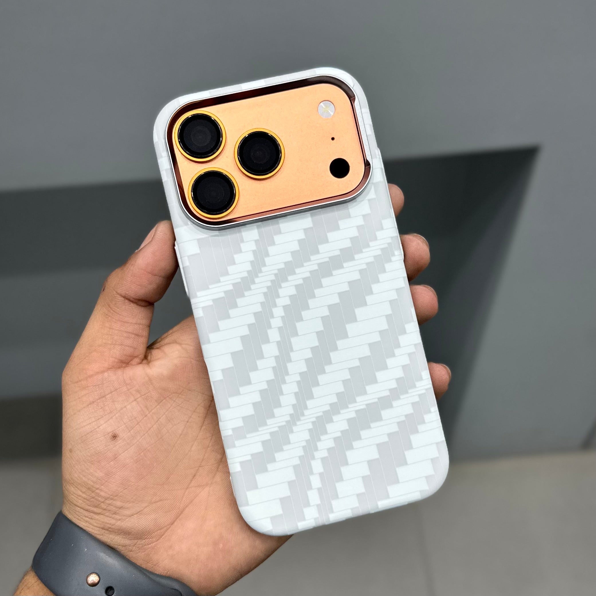 LUXO CARBON CASE-ILLUSION - WHITE ( No. 3164 )