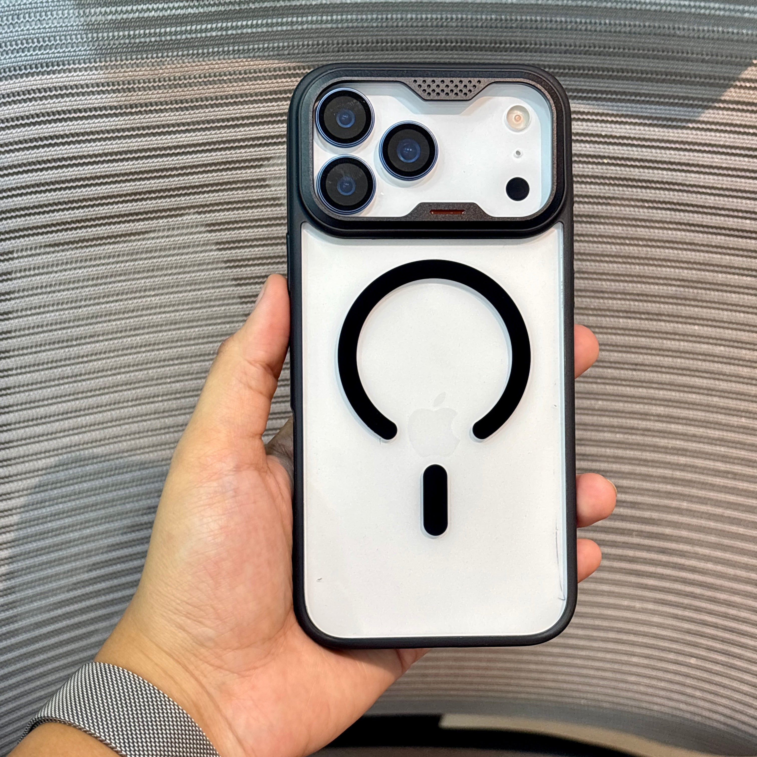 VeilGrid MagSafe iPhone 17 Series Case
