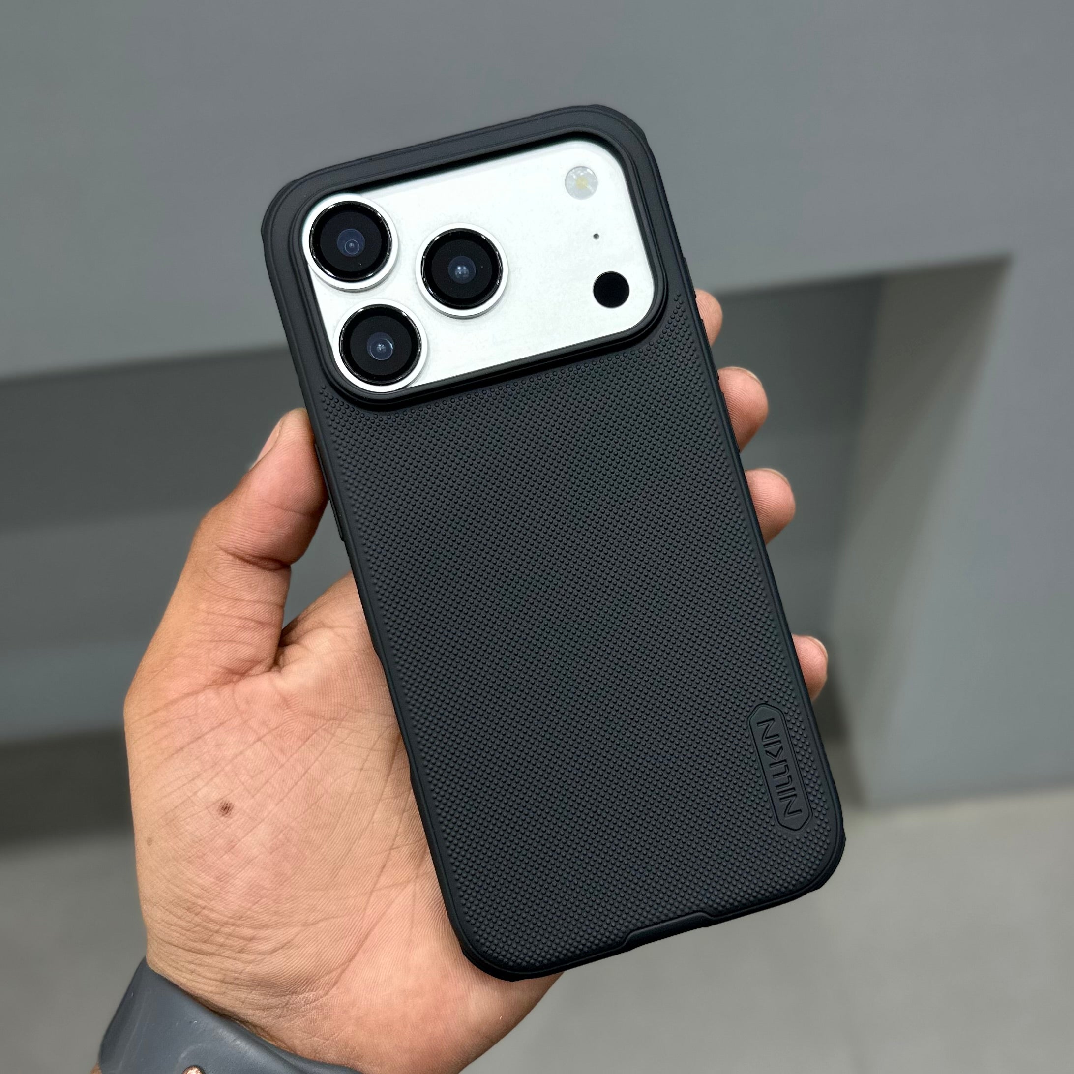 NILLKIN SUPER FROSTED SHIELD PRO - BLACK ( No. 3374 )