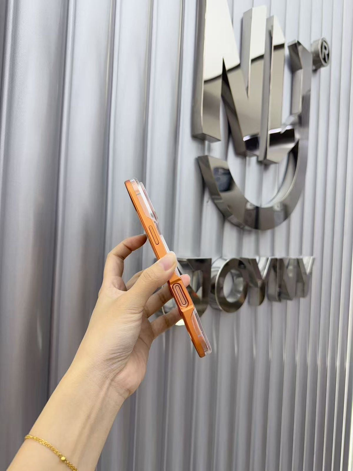 Ny Non Yellow Lock Metal Case for iPhone