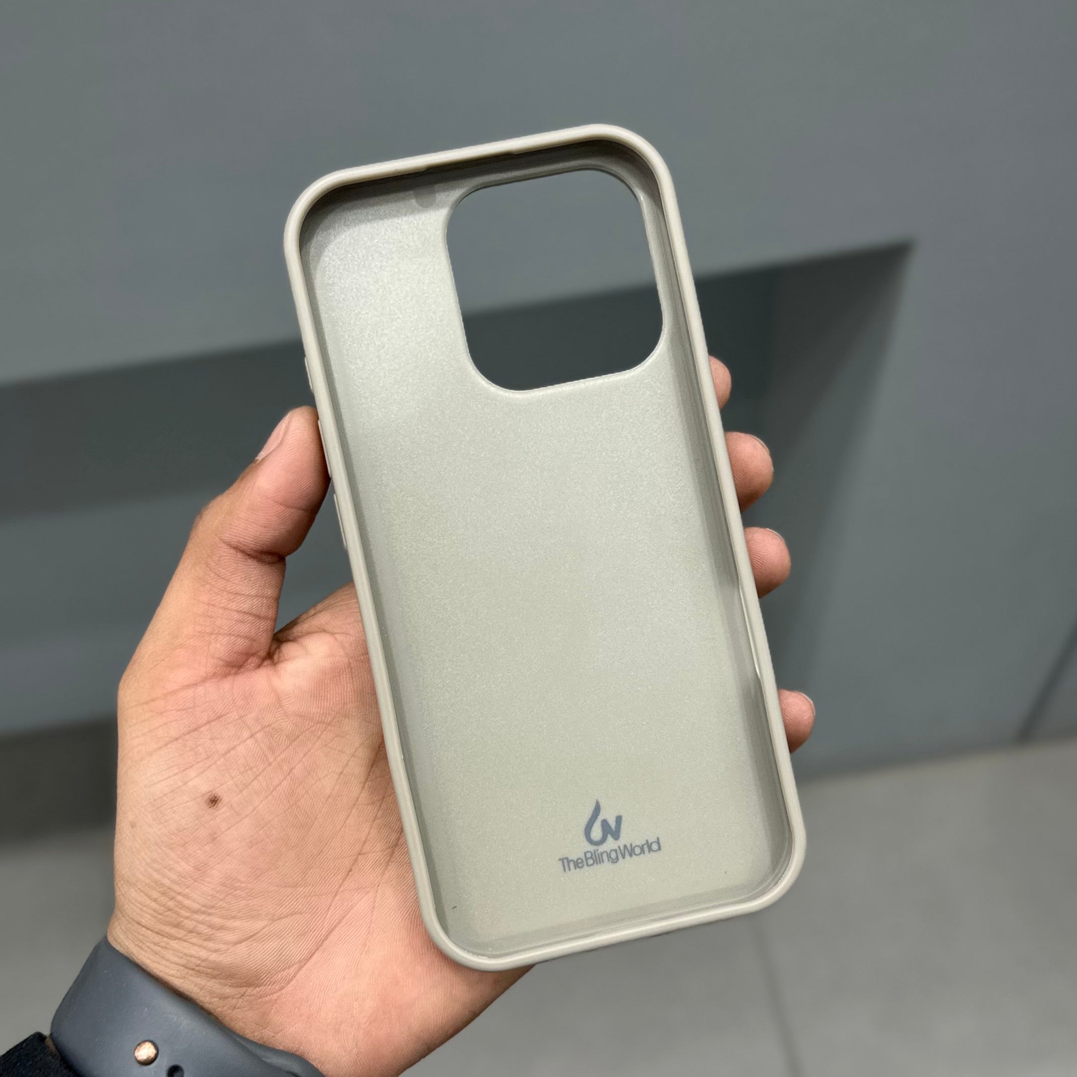 THE BLING WORLD CASE - GREY ( No. 2917 ) Mobile Case by CoverMeUp - Style 3