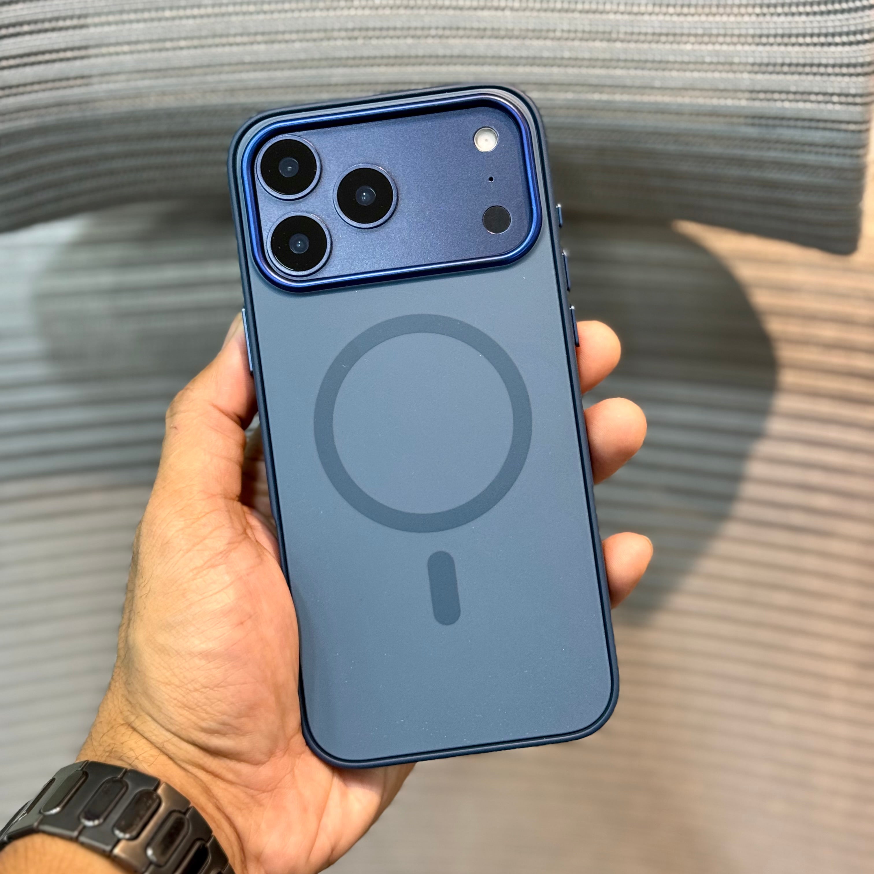 Protective Apple iPhone Back Cover - FurLuxe MagSafe iPhone 16 Pro Case - Style 2