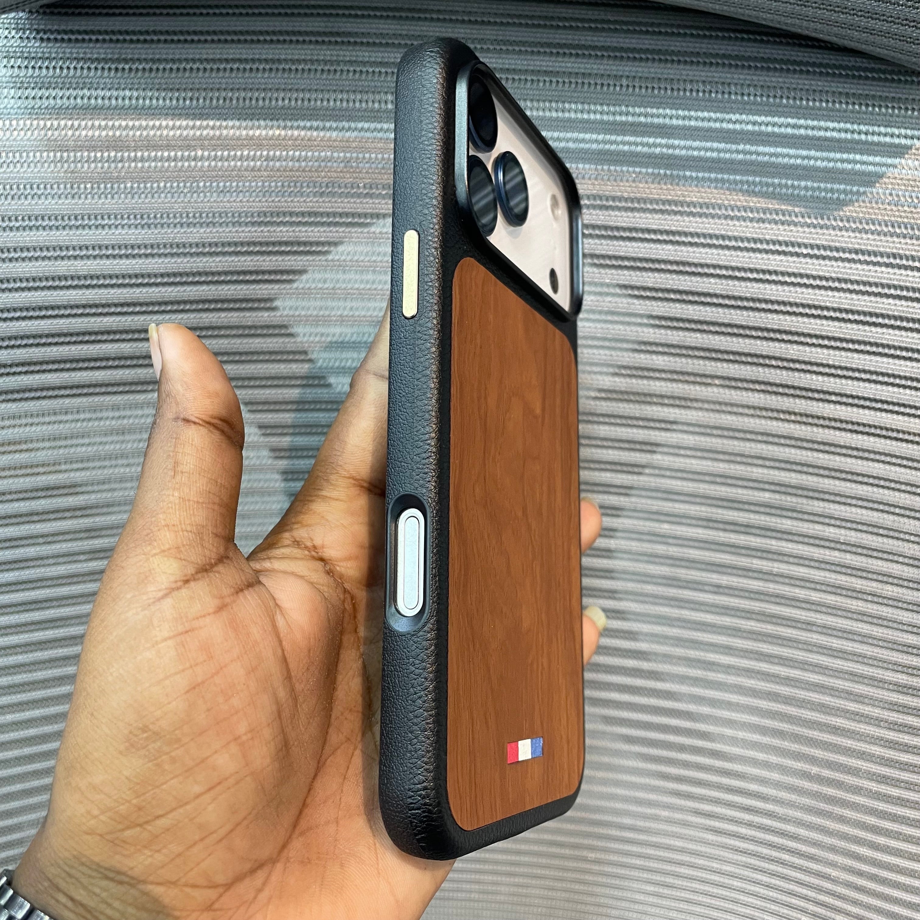 DualTone With WoodÉlite iPhone 17 Pro Max Case