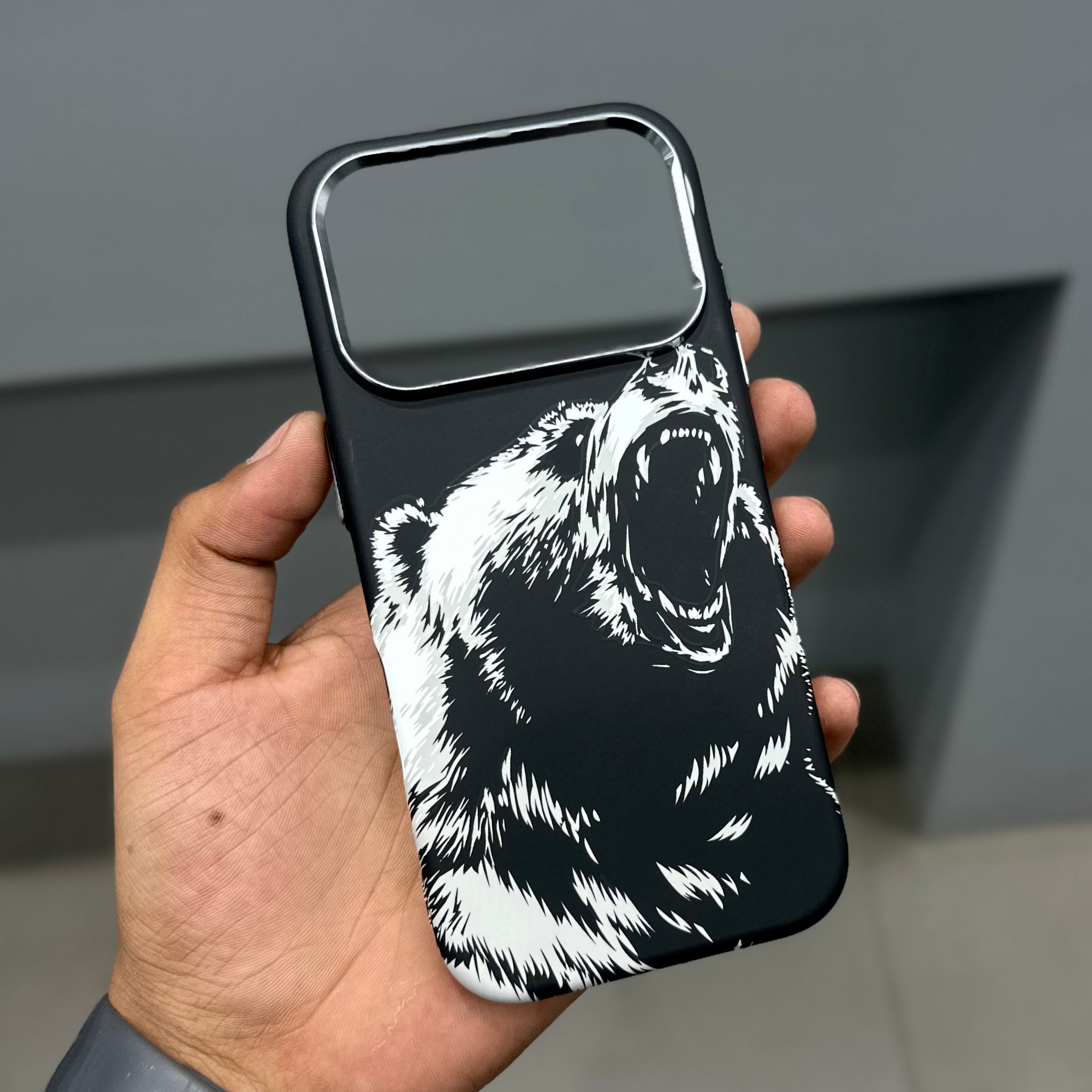 LUXO MAGSAFE CASE - BLACK BEAR ( No. 3590 )