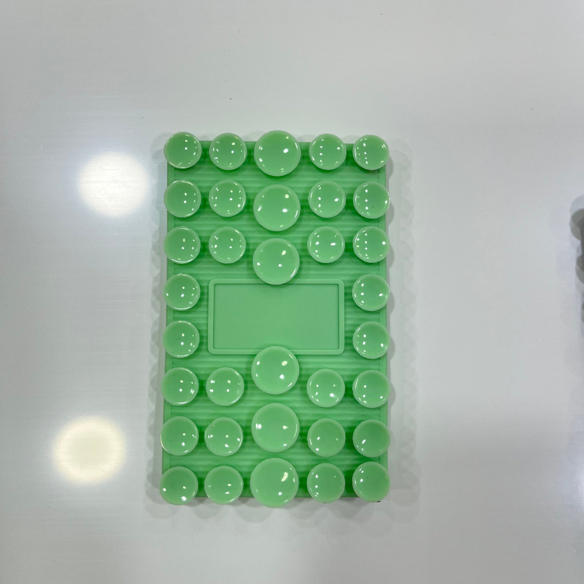 FlexGrip Silicone Suction Stand