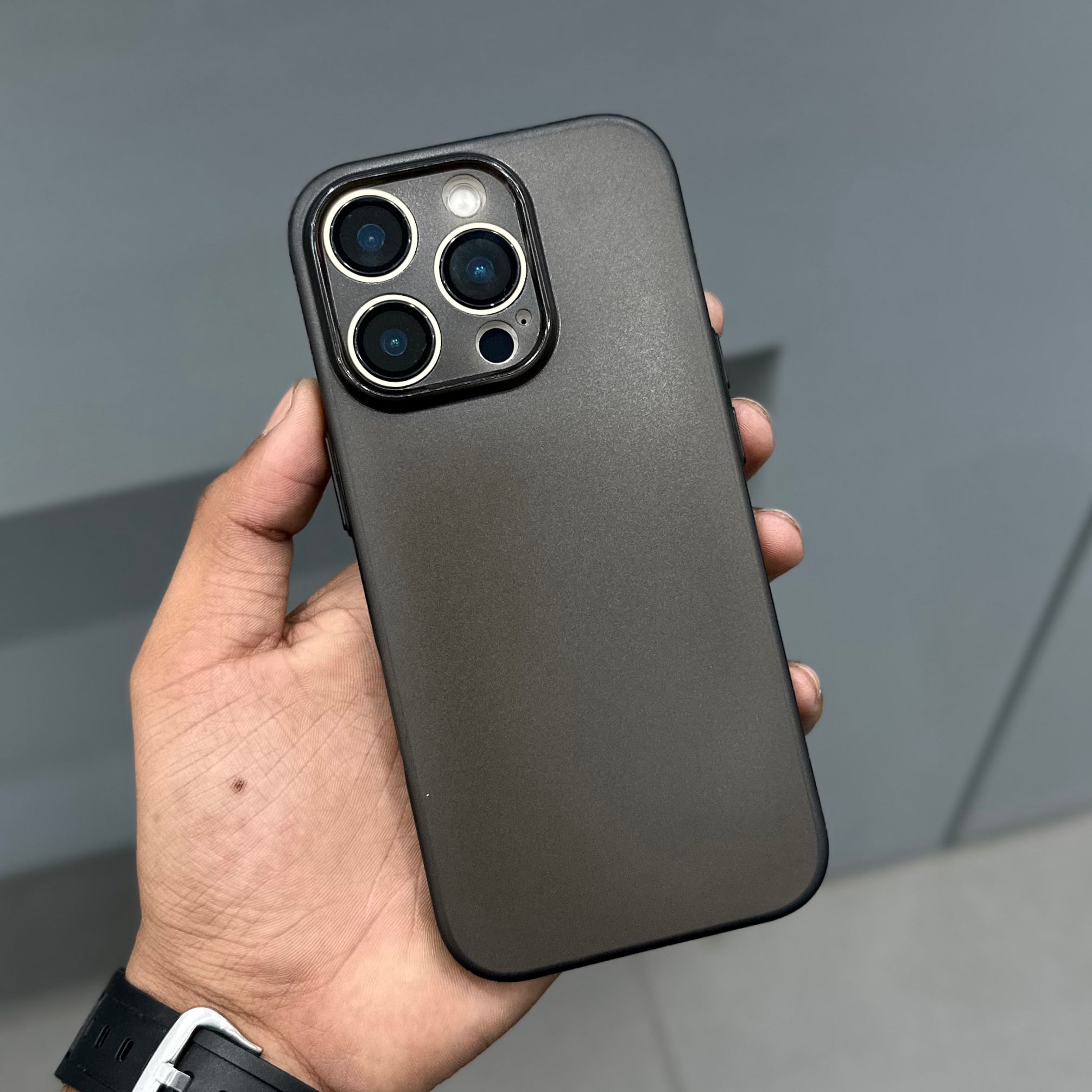 NOVO IP GUARD ULTRA THIN CASE - BLACK TINT ( No. 2779 )