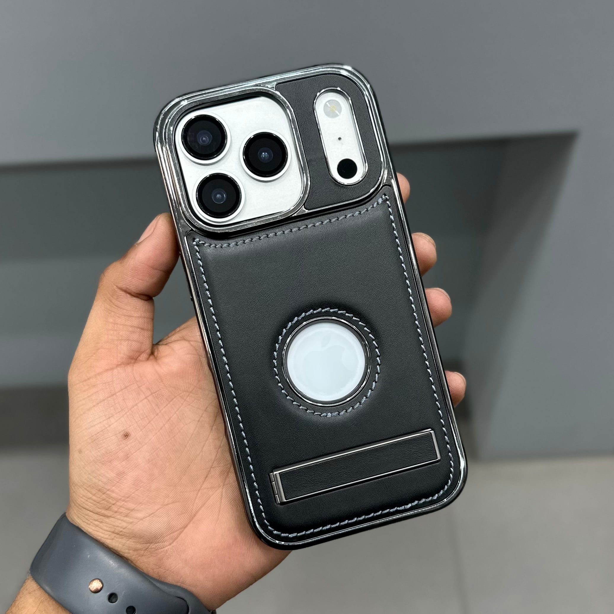 ICON LUXURIOUS WITH STAND - BLACK ( No. 3201 ) Mobile Case by CoverMeUp