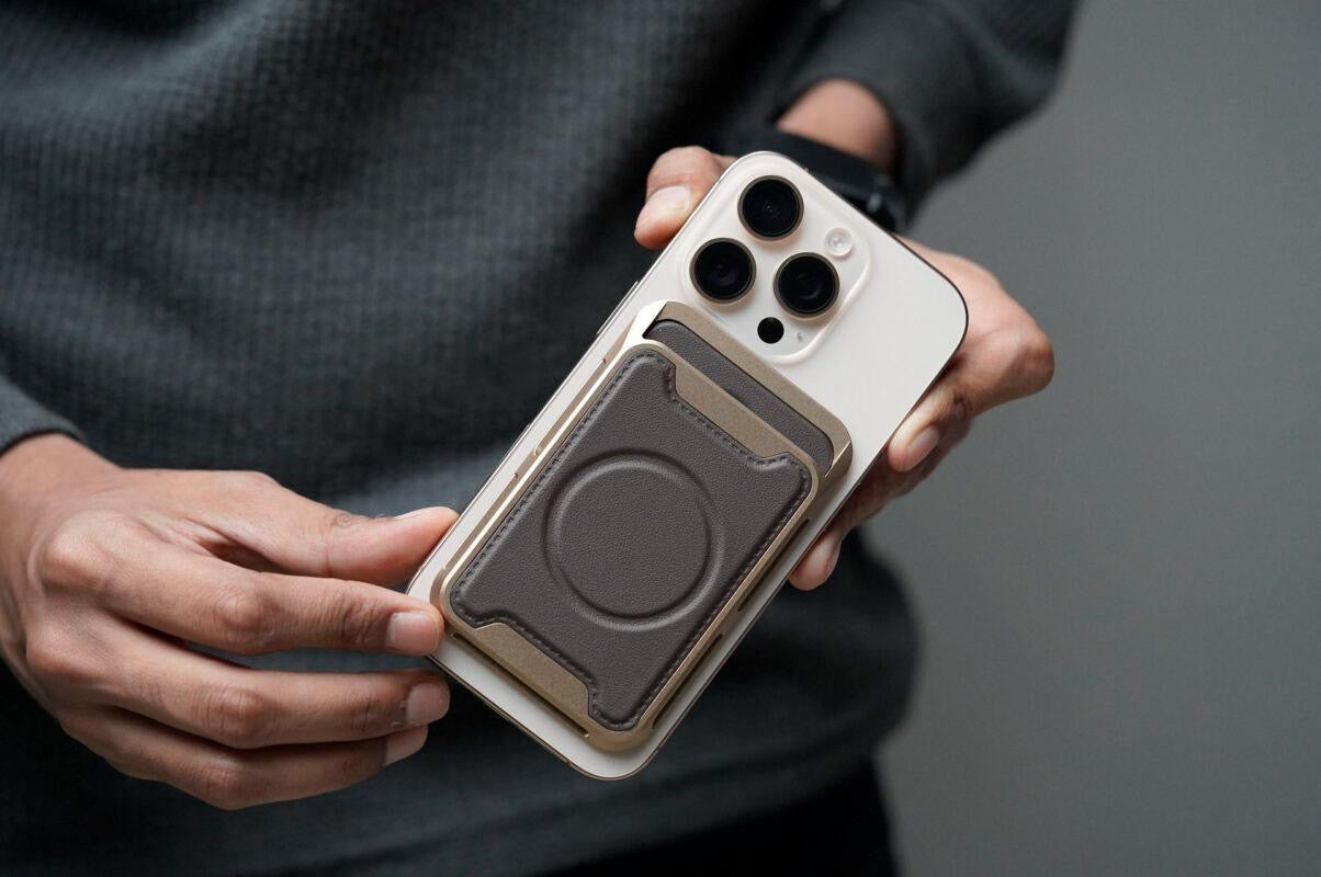 MagLock Metal & Leather MagSafe Wallet