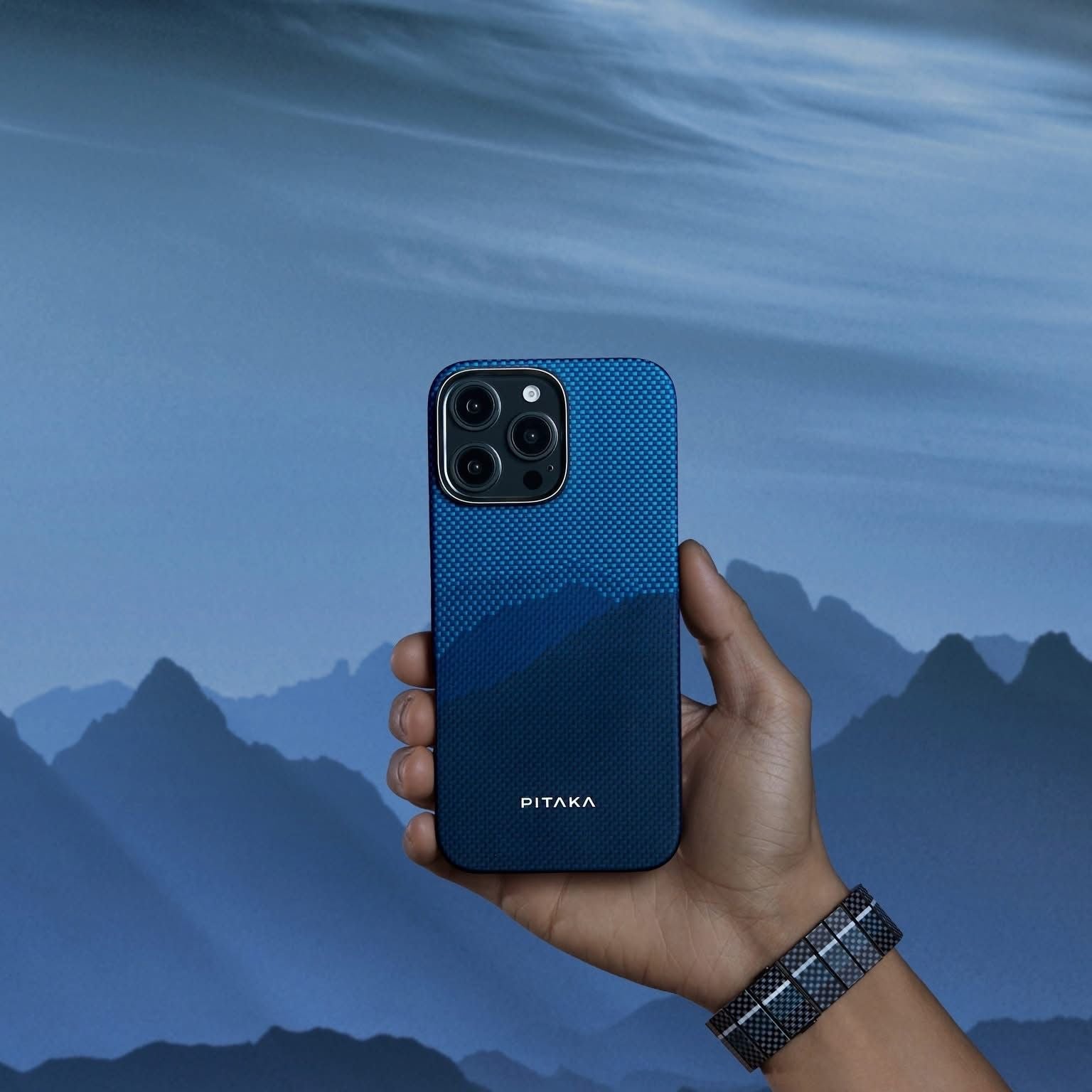 Original pitaka ultra slim carbon fibre case